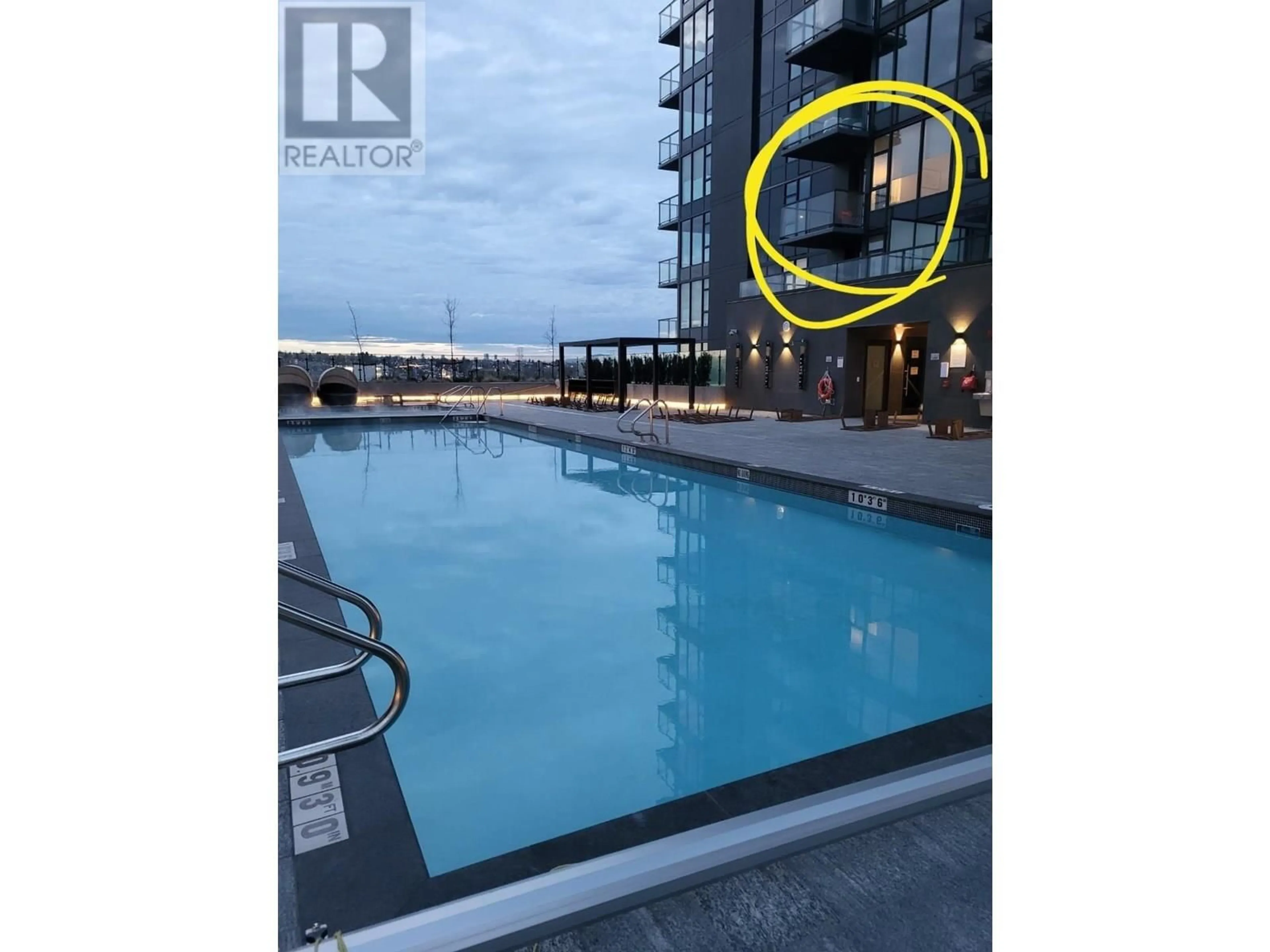 Pool for 801 - 2108 GILMORE AVENUE, Burnaby British Columbia V5C0N8