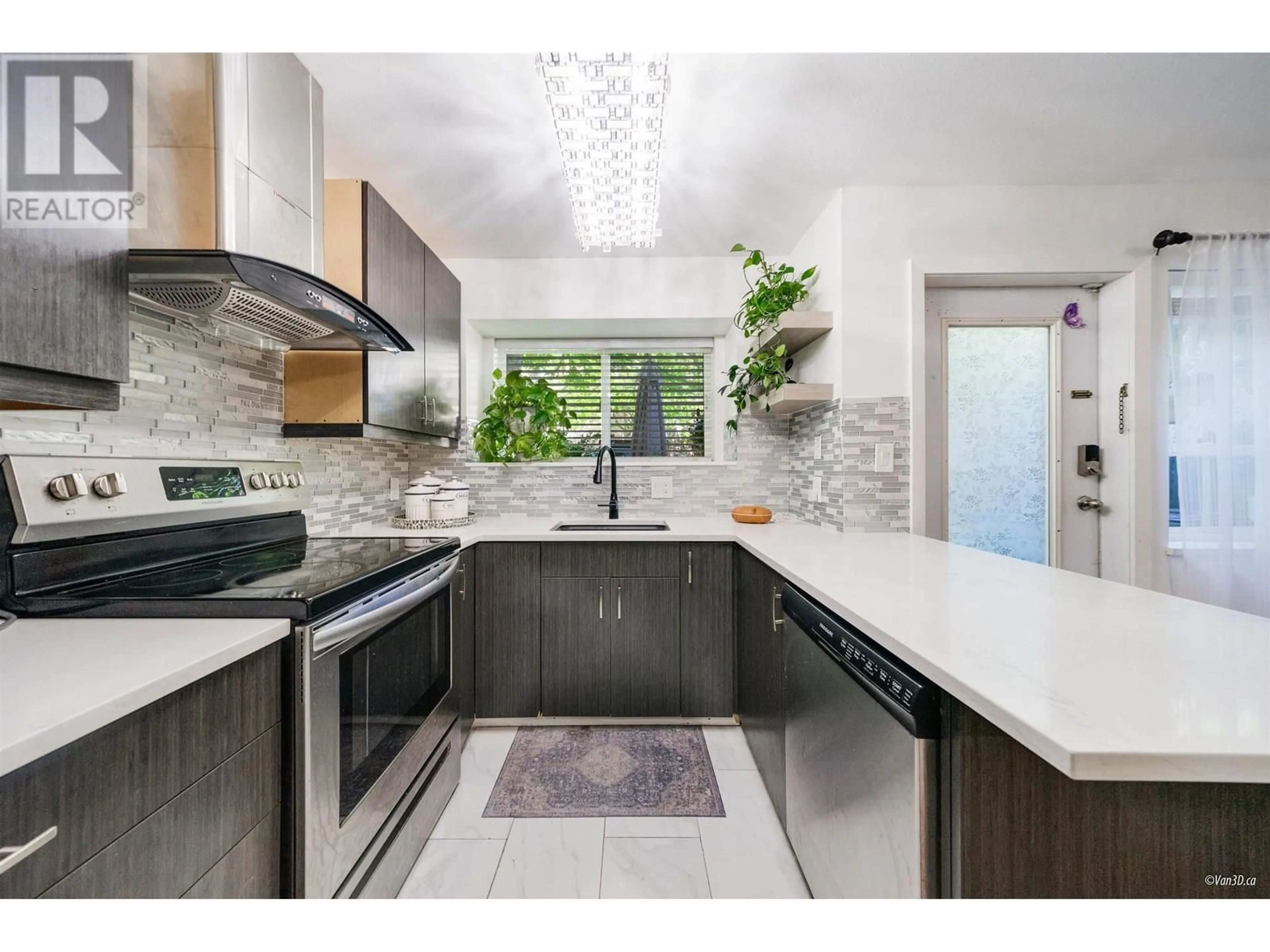 Contemporary kitchen, ceramic/tile floor for 38 - 12449 191 STREET, Pitt Meadows British Columbia V3Y2R4
