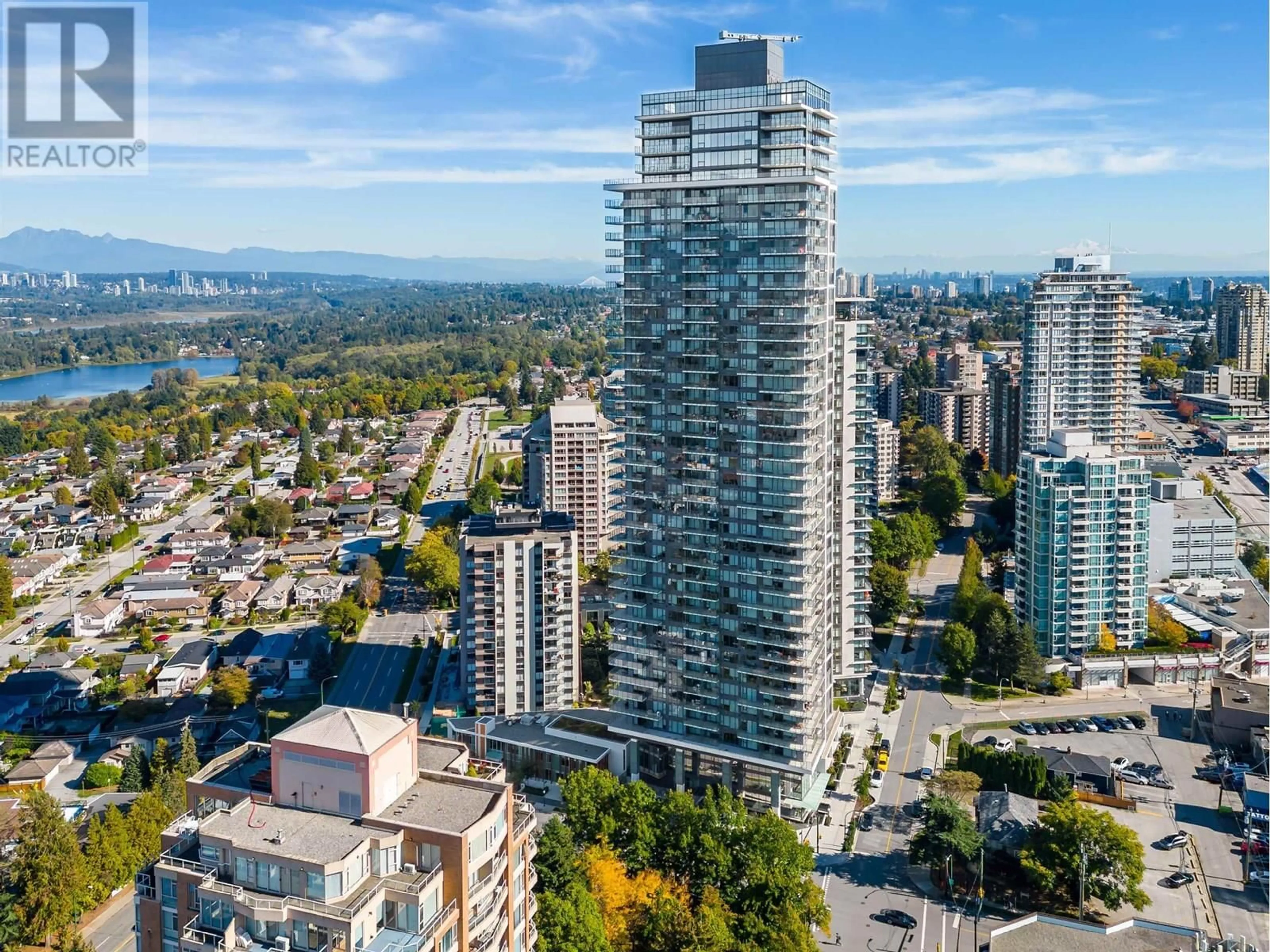 A pic from outside/outdoor area/front of a property/back of a property/a pic from drone, city buildings view from balcony for 2206 - 4711 HAZEL STREET, Burnaby British Columbia V5H0J9