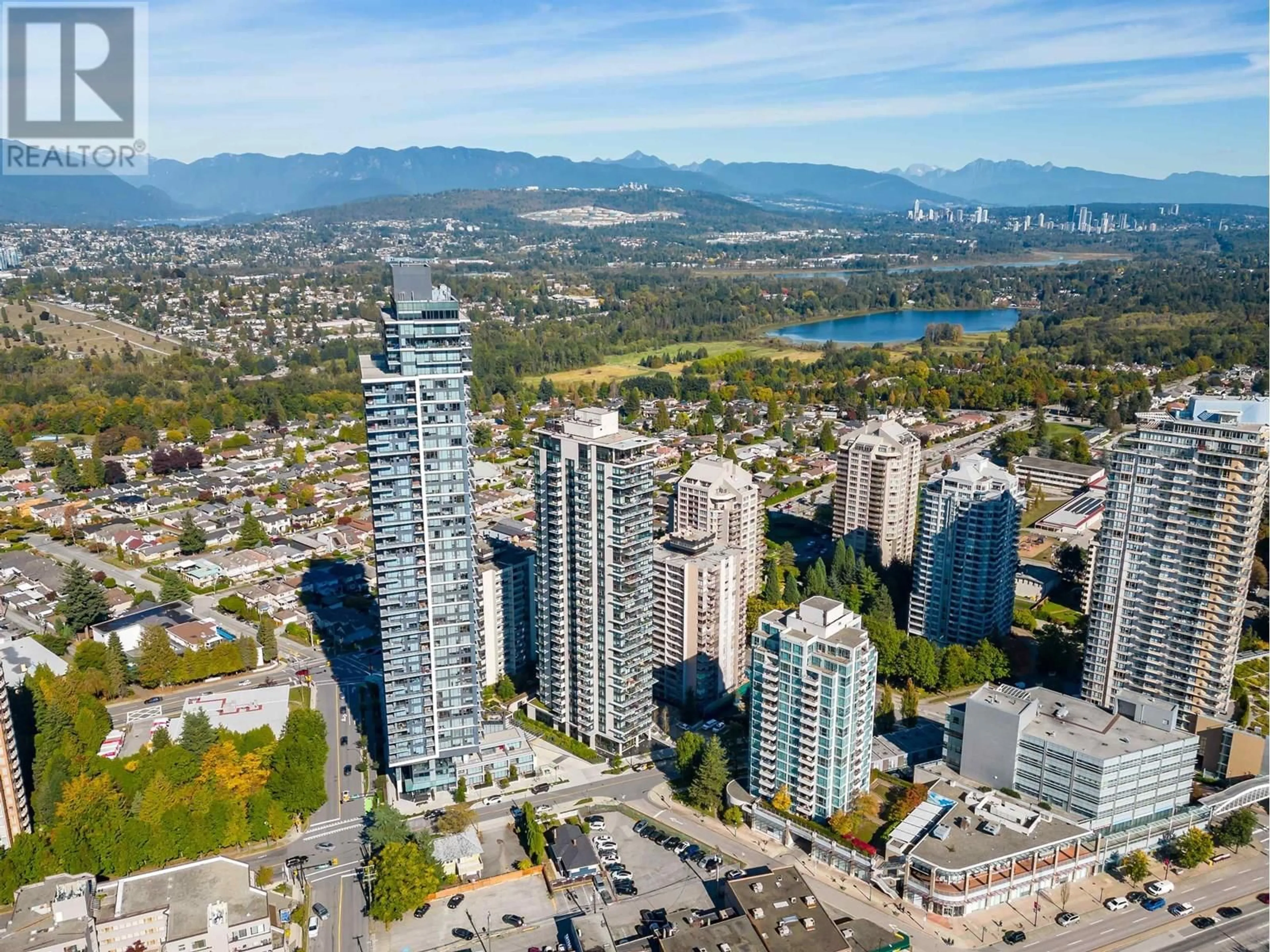A pic from outside/outdoor area/front of a property/back of a property/a pic from drone, city buildings view from balcony for 2206 - 4711 HAZEL STREET, Burnaby British Columbia V5H0J9
