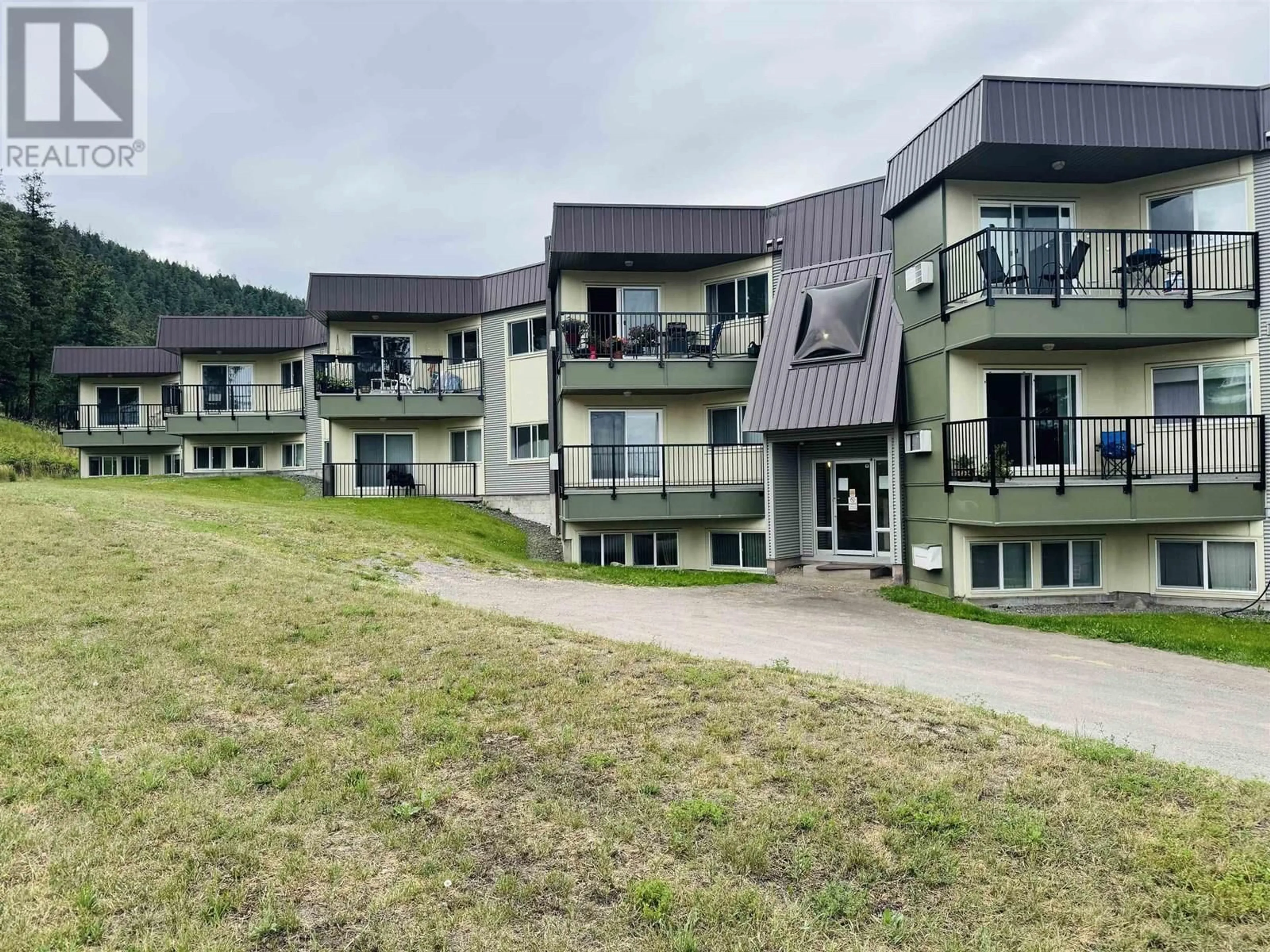A pic from outside/outdoor area/front of a property/back of a property/a pic from drone, mountain view for 311 - 282 BROADWAY AVENUE, Williams Lake British Columbia V2G4J8