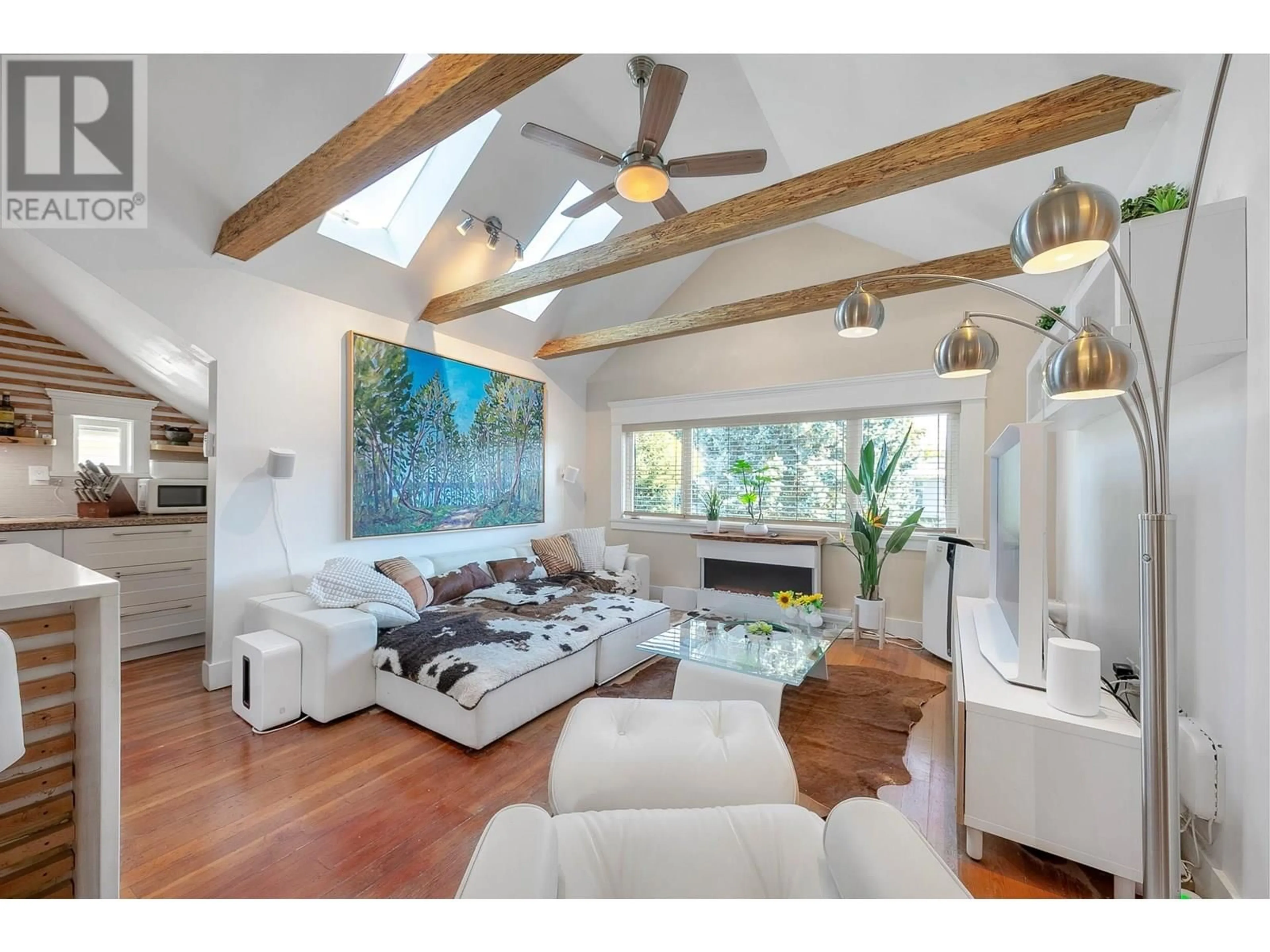 Living room with furniture, wood/laminate floor for 153 19TH AVENUE, Vancouver British Columbia V5Y2B5