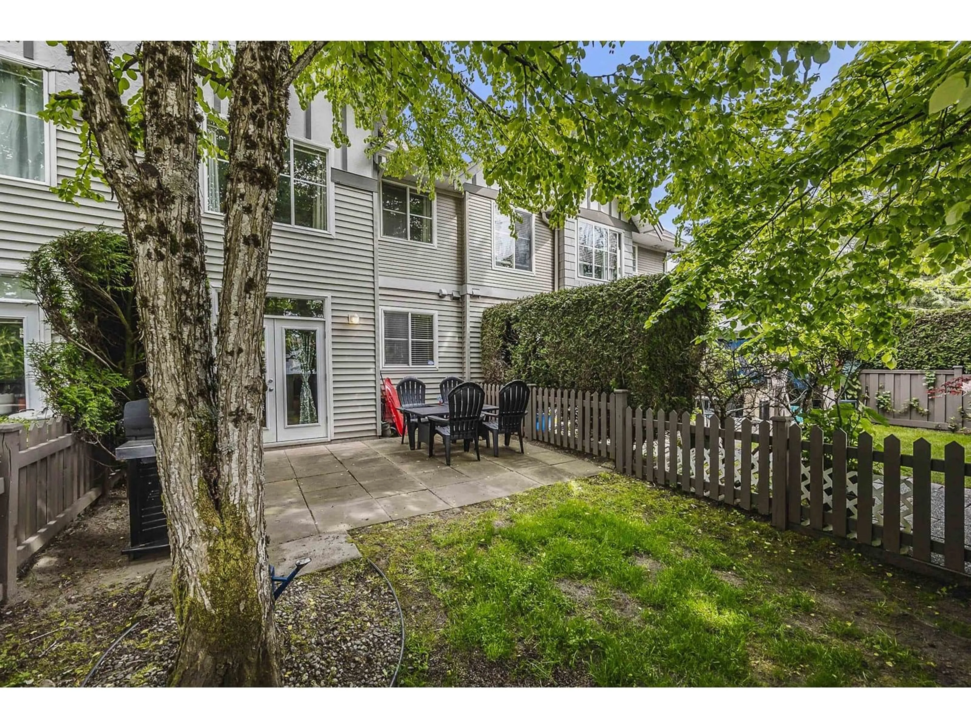 Patio, street for 45 - 6465 184A, Surrey British Columbia V3S8X9