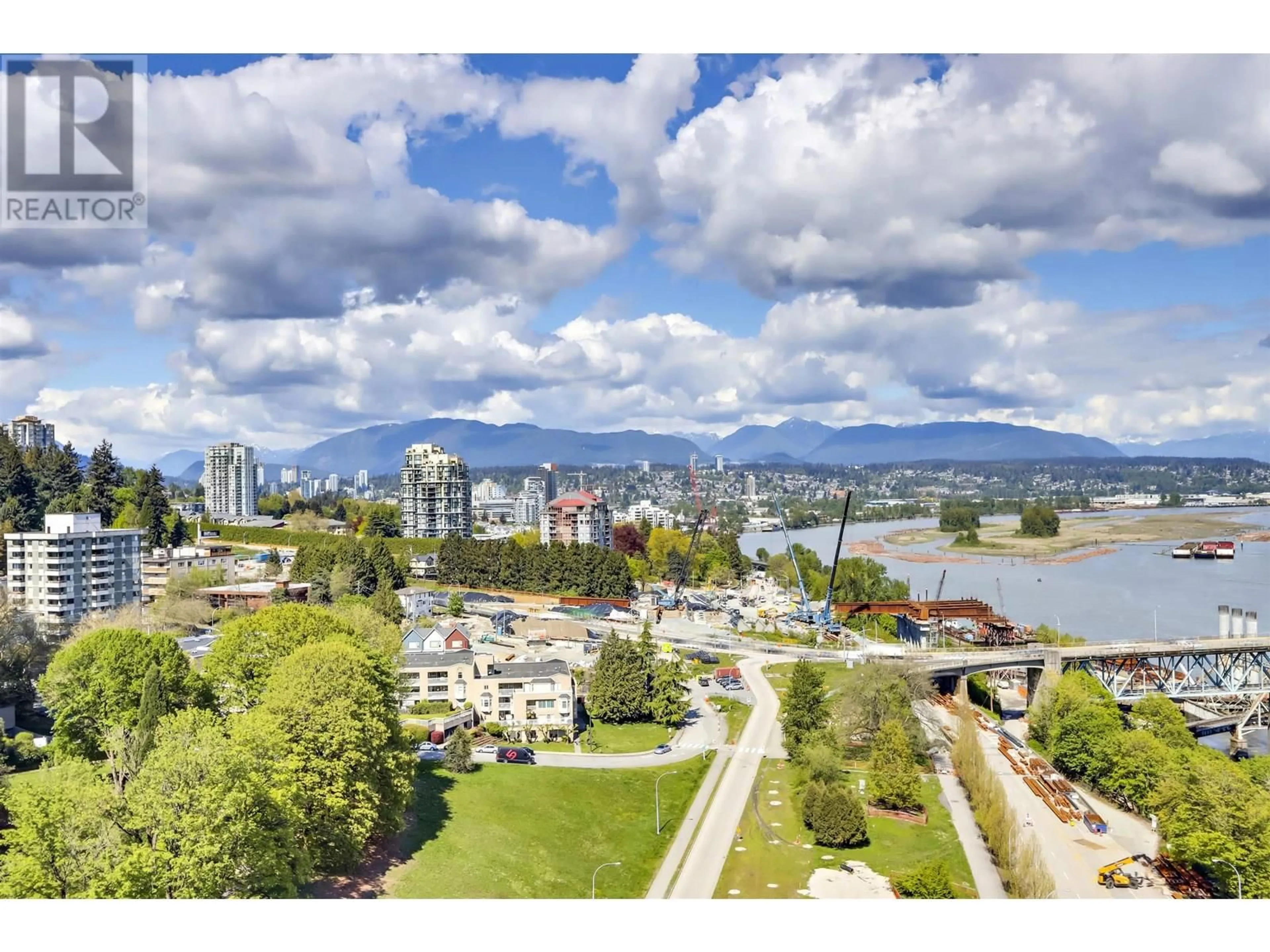A pic from outside/outdoor area/front of a property/back of a property/a pic from drone, water/lake/river/ocean view for 2101 - 125 COLUMBIA STREET, New Westminster British Columbia V3L0G8
