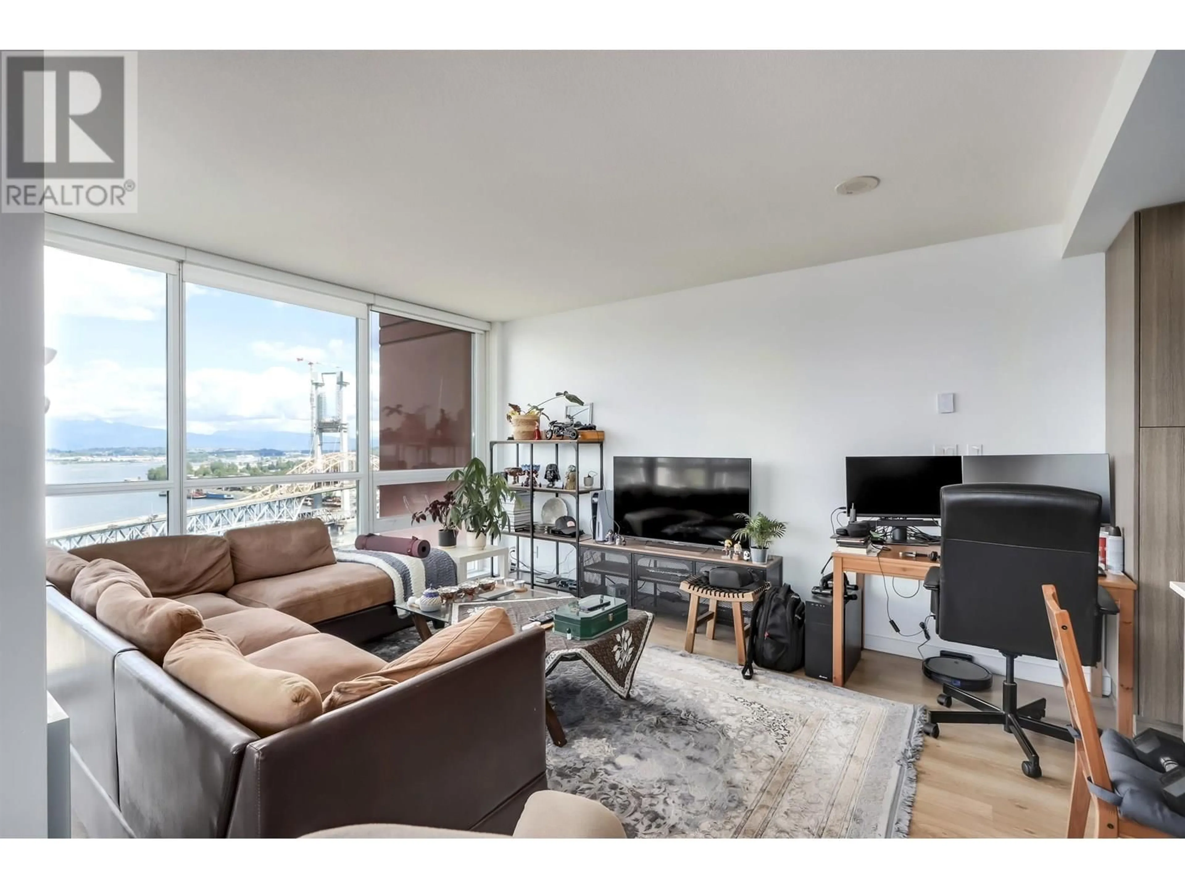 Living room with furniture, unknown for 2101 - 125 COLUMBIA STREET, New Westminster British Columbia V3L0G8