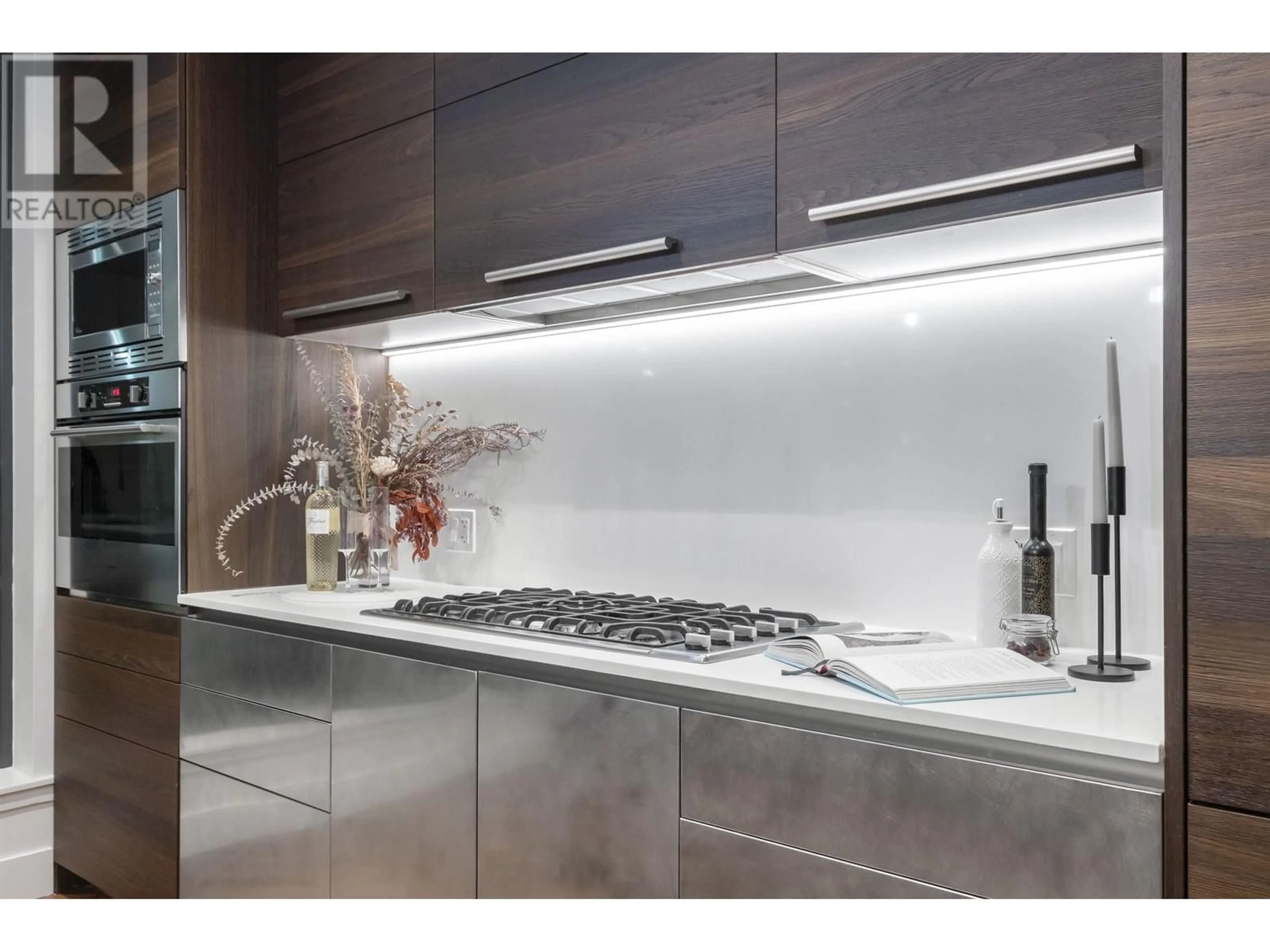 Contemporary kitchen, unknown for 2703 - 2378 ALPHA AVENUE, Burnaby British Columbia V5C0K2