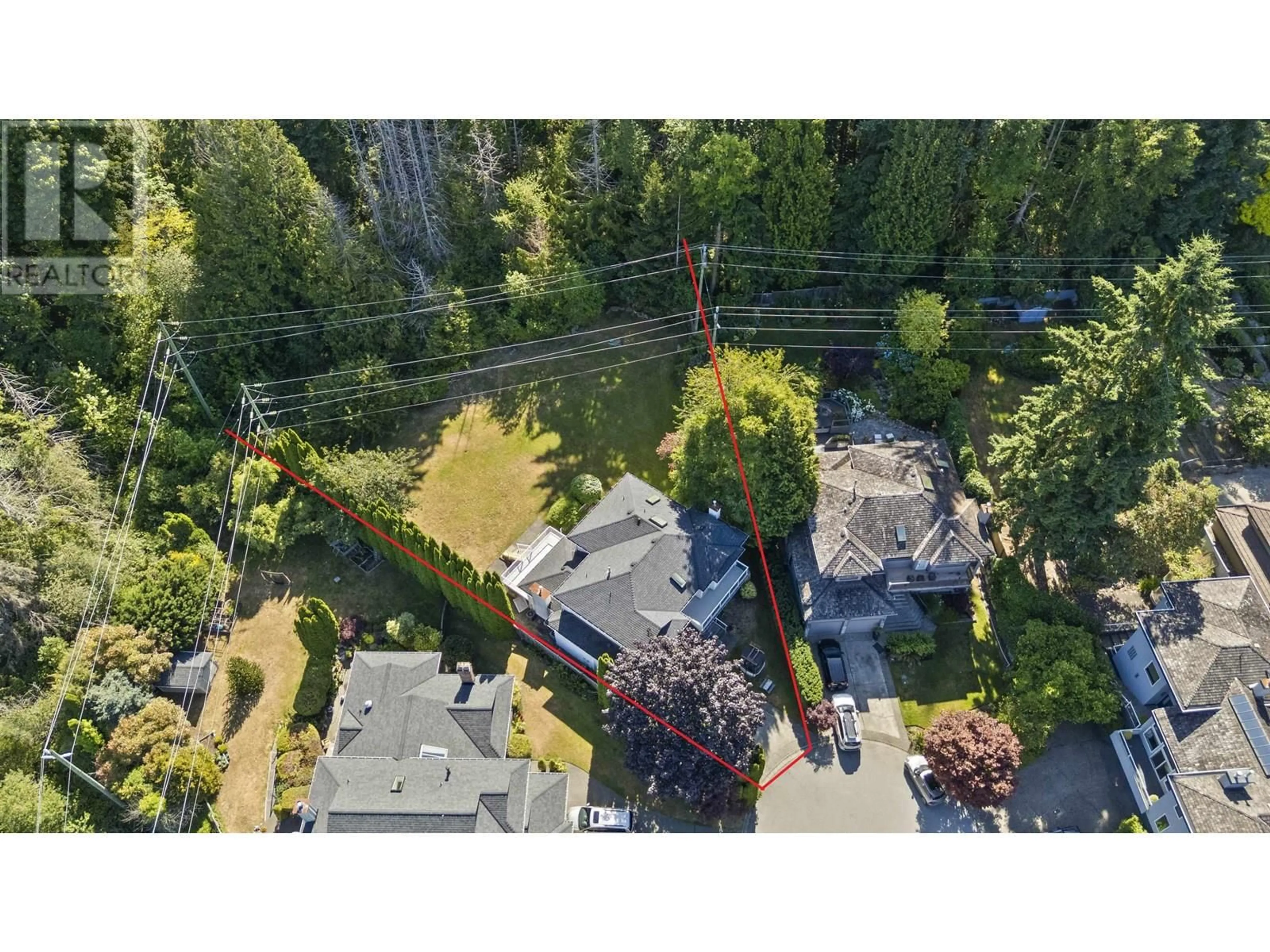 A pic from outside/outdoor area/front of a property/back of a property/a pic from drone, unknown for 5399 WESTHAVEN WYND, West Vancouver British Columbia V7W3E8