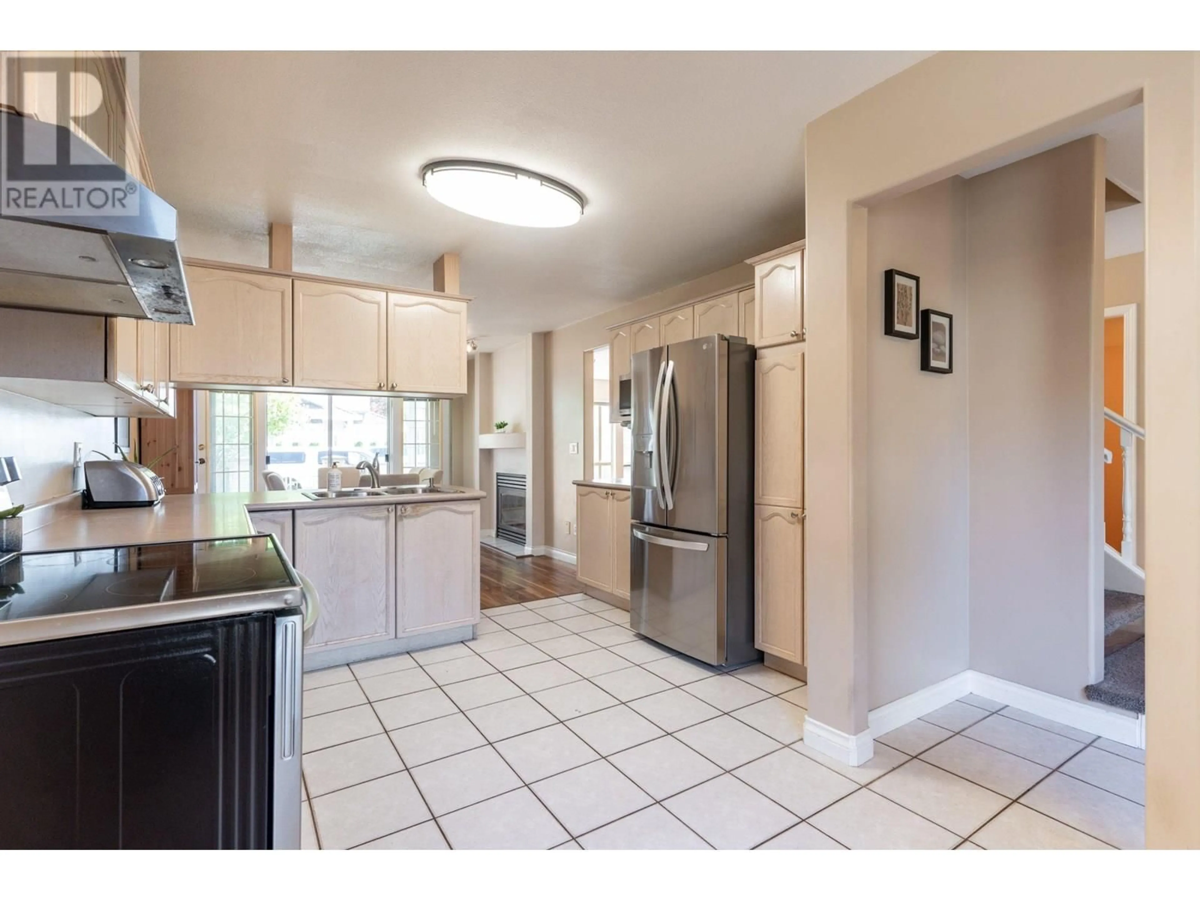 Open concept kitchen, ceramic/tile floor for 42 - 1255 RIVERSIDE DRIVE, Port Coquitlam British Columbia V3B7W5