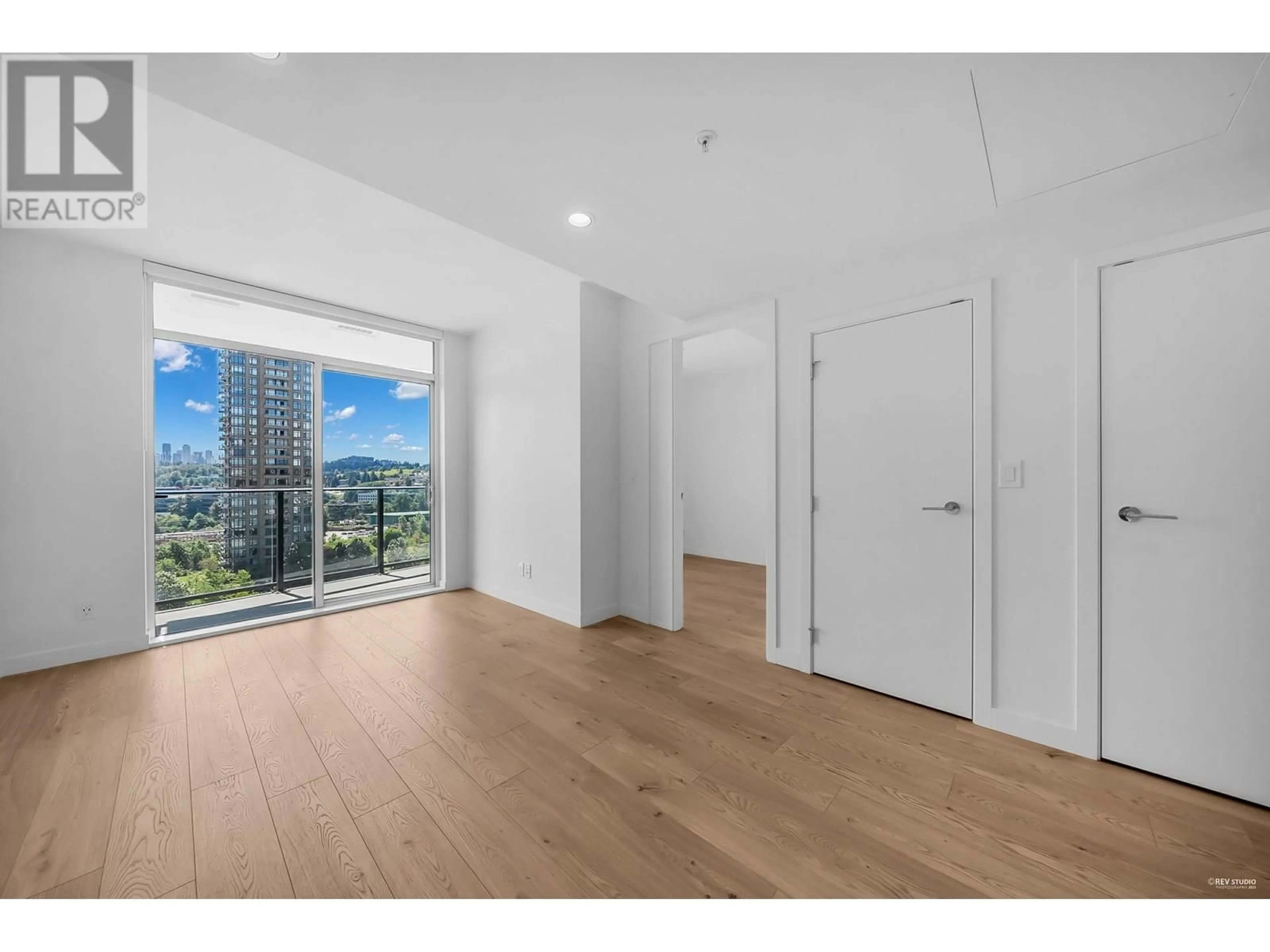 A pic of a room for 1001 - 2181 MADISON AVENUE, Burnaby British Columbia V5C0N4