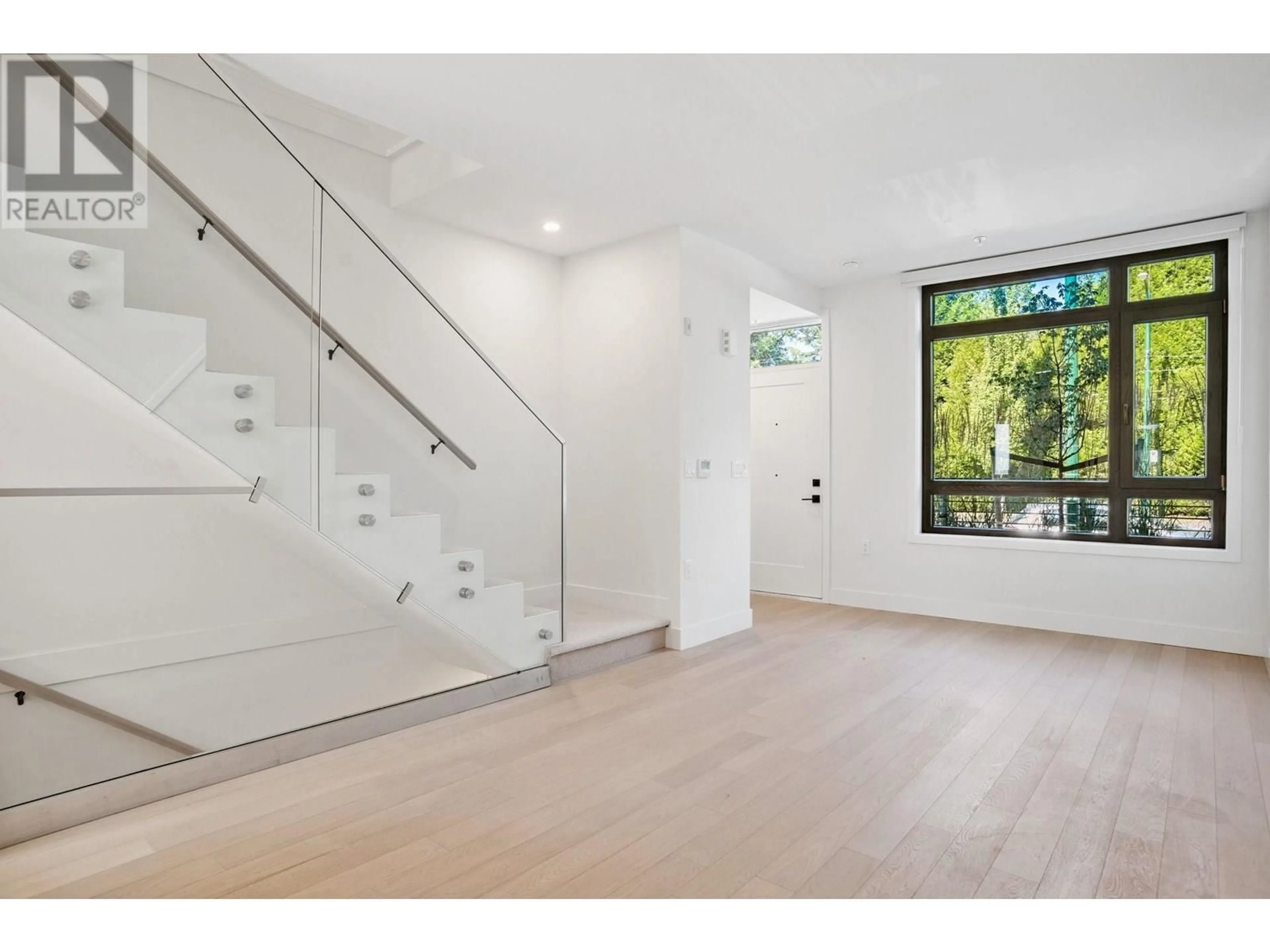 Unknown for 6268 OAK STREET, Vancouver British Columbia V6M2W4