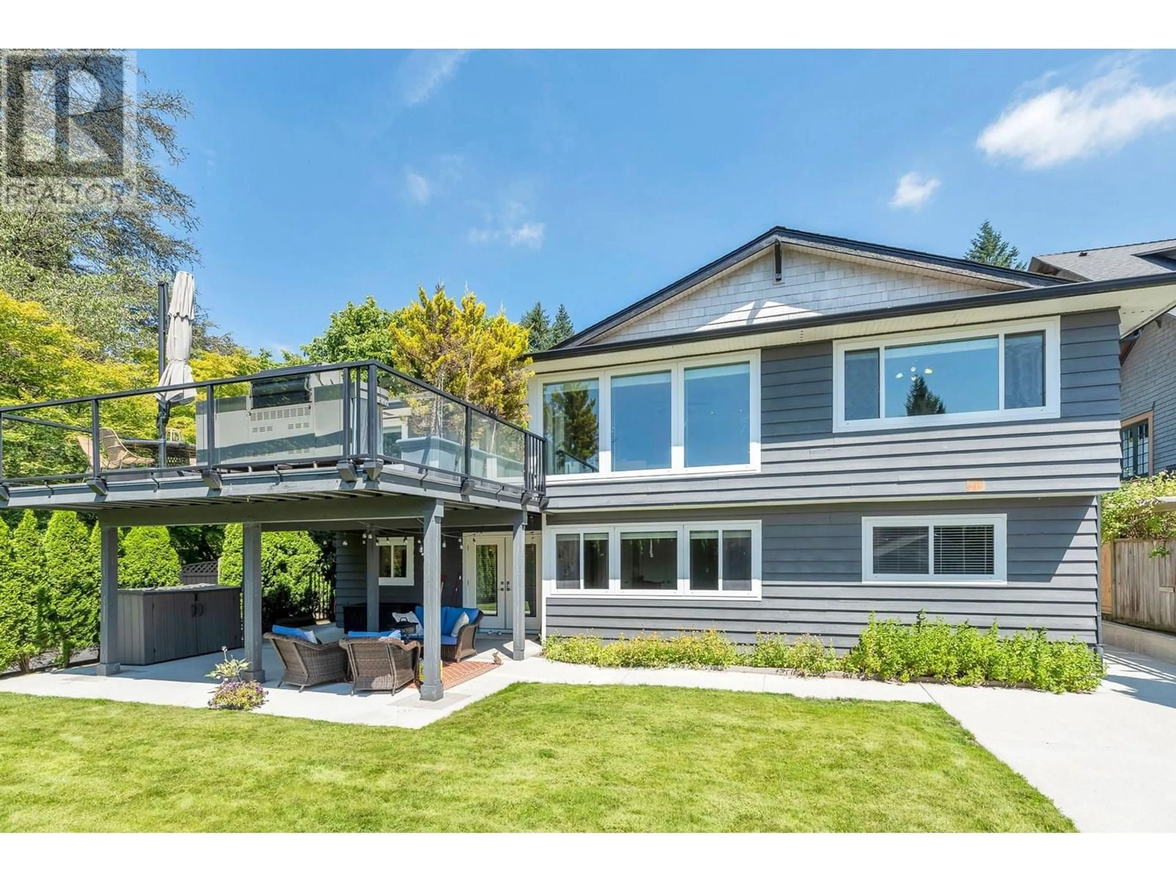 Home with vinyl exterior material, unknown for 169 CARISBROOKE ROAD, North Vancouver British Columbia V7N1N1