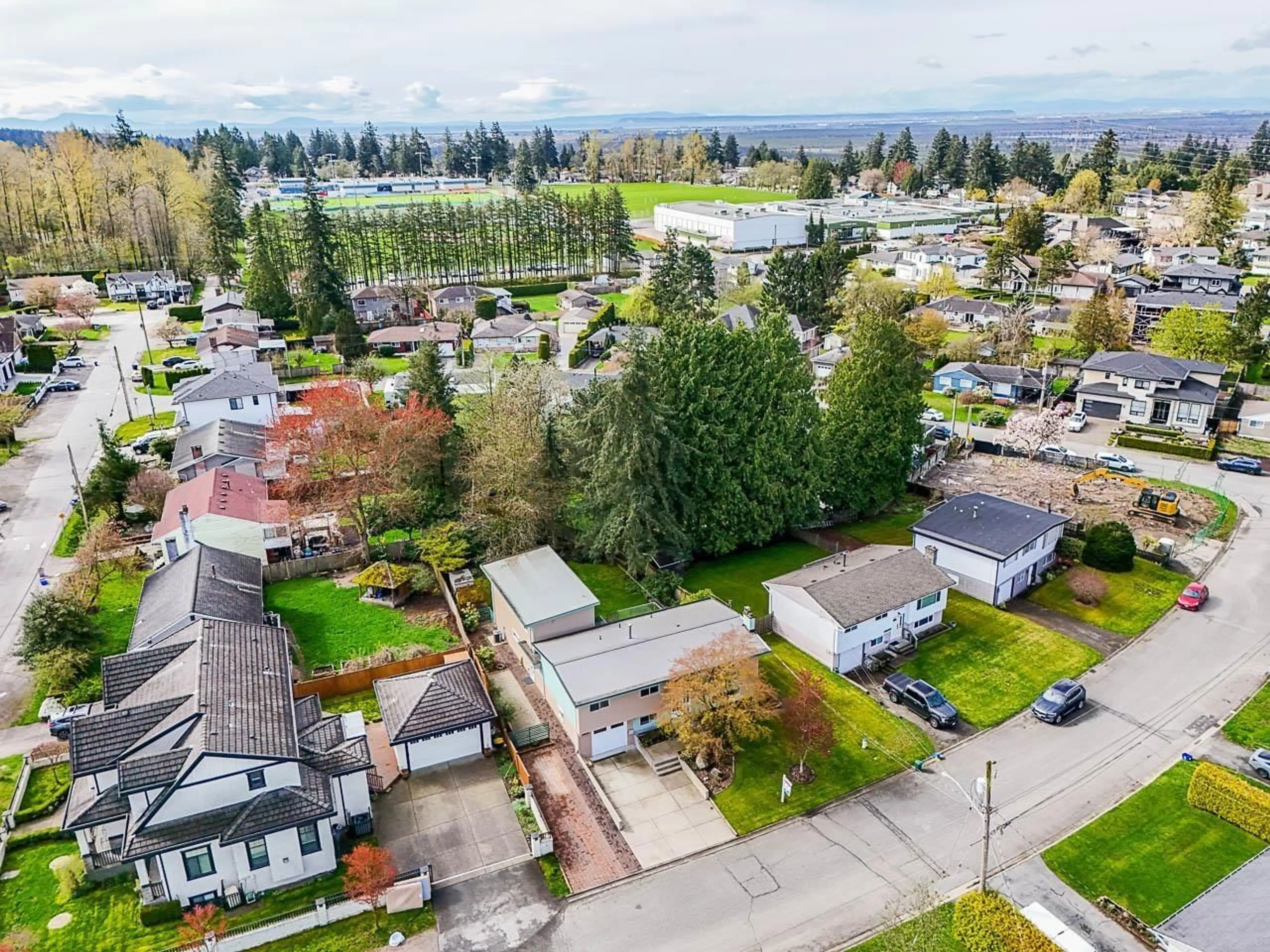 A pic from outside/outdoor area/front of a property/back of a property/a pic from drone, mountain view for 10922 83, Delta British Columbia V4C2G1