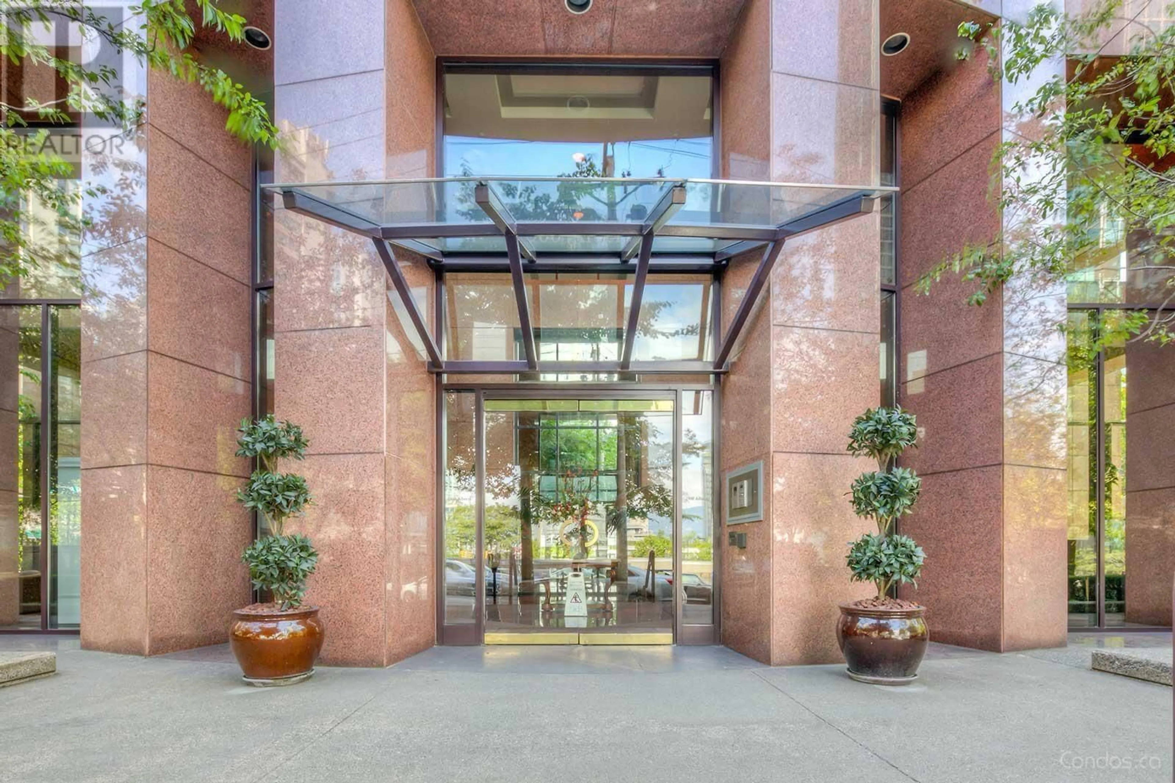 Indoor foyer for 3A - 1500 ALBERNI STREET, Vancouver British Columbia V6G3C9