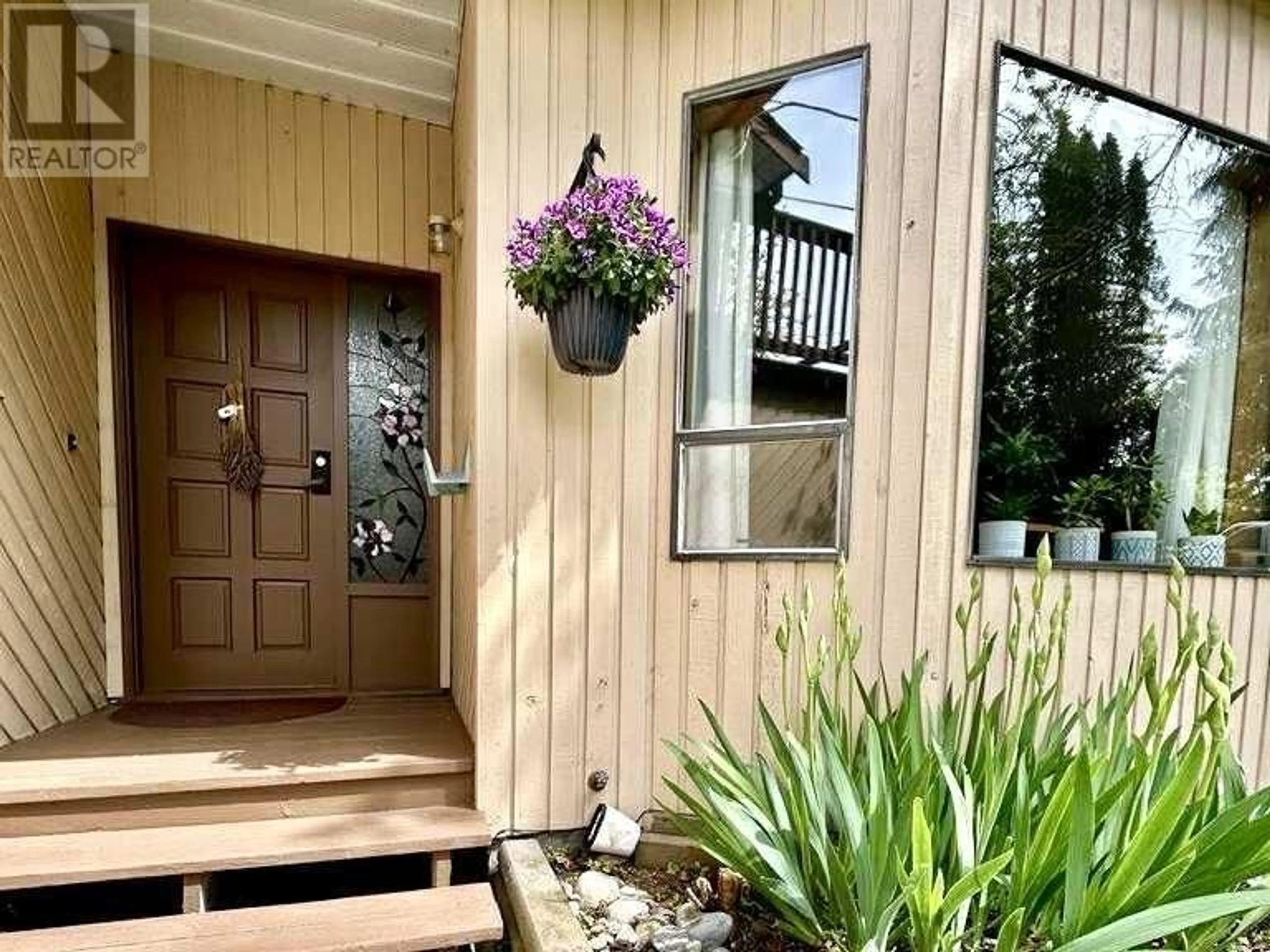 Indoor entryway for 729 MAPLEWOOD LANE, Gibsons British Columbia V0N1V8