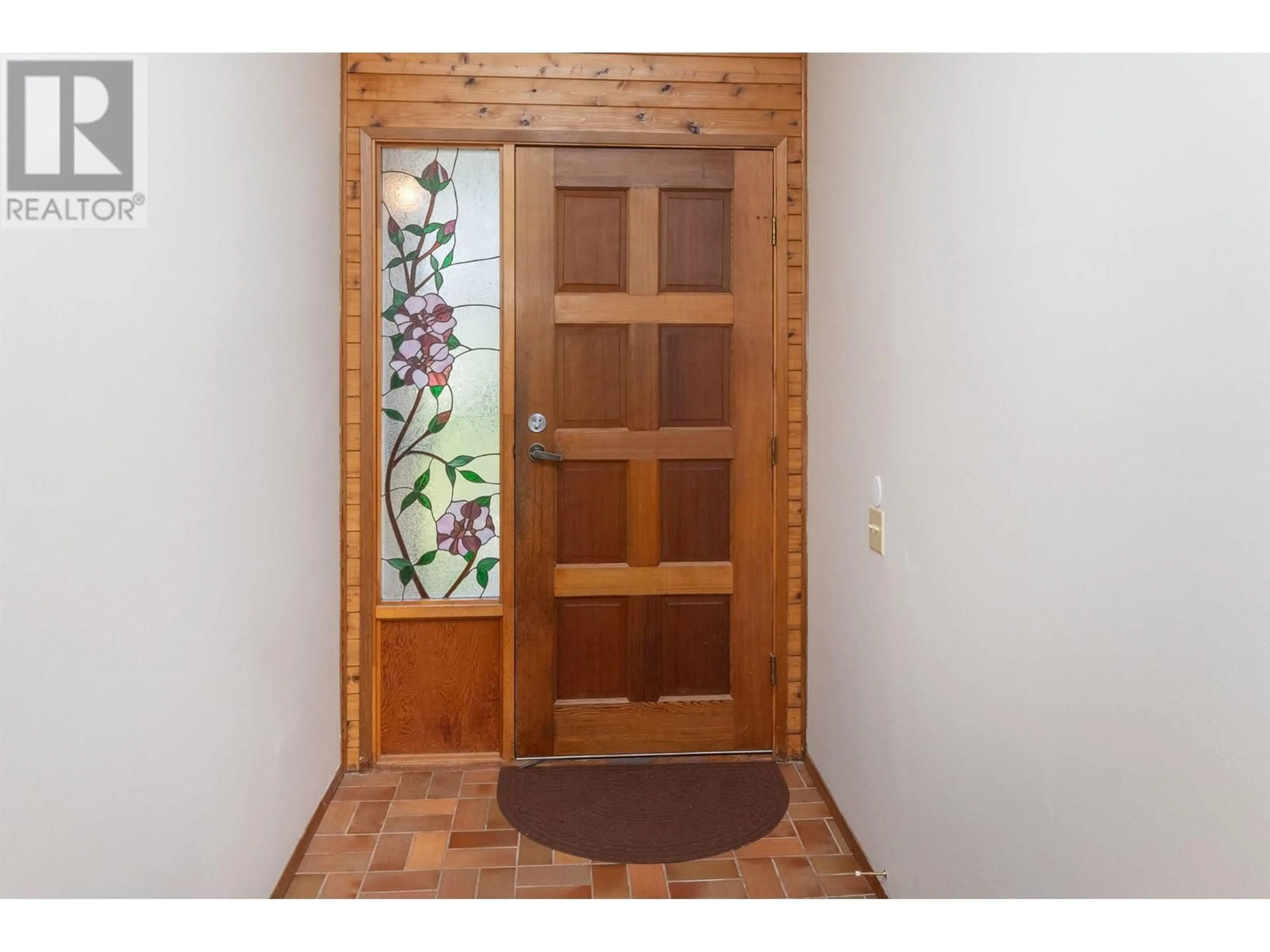 Indoor entryway for 729 MAPLEWOOD LANE, Gibsons British Columbia V0N1V8