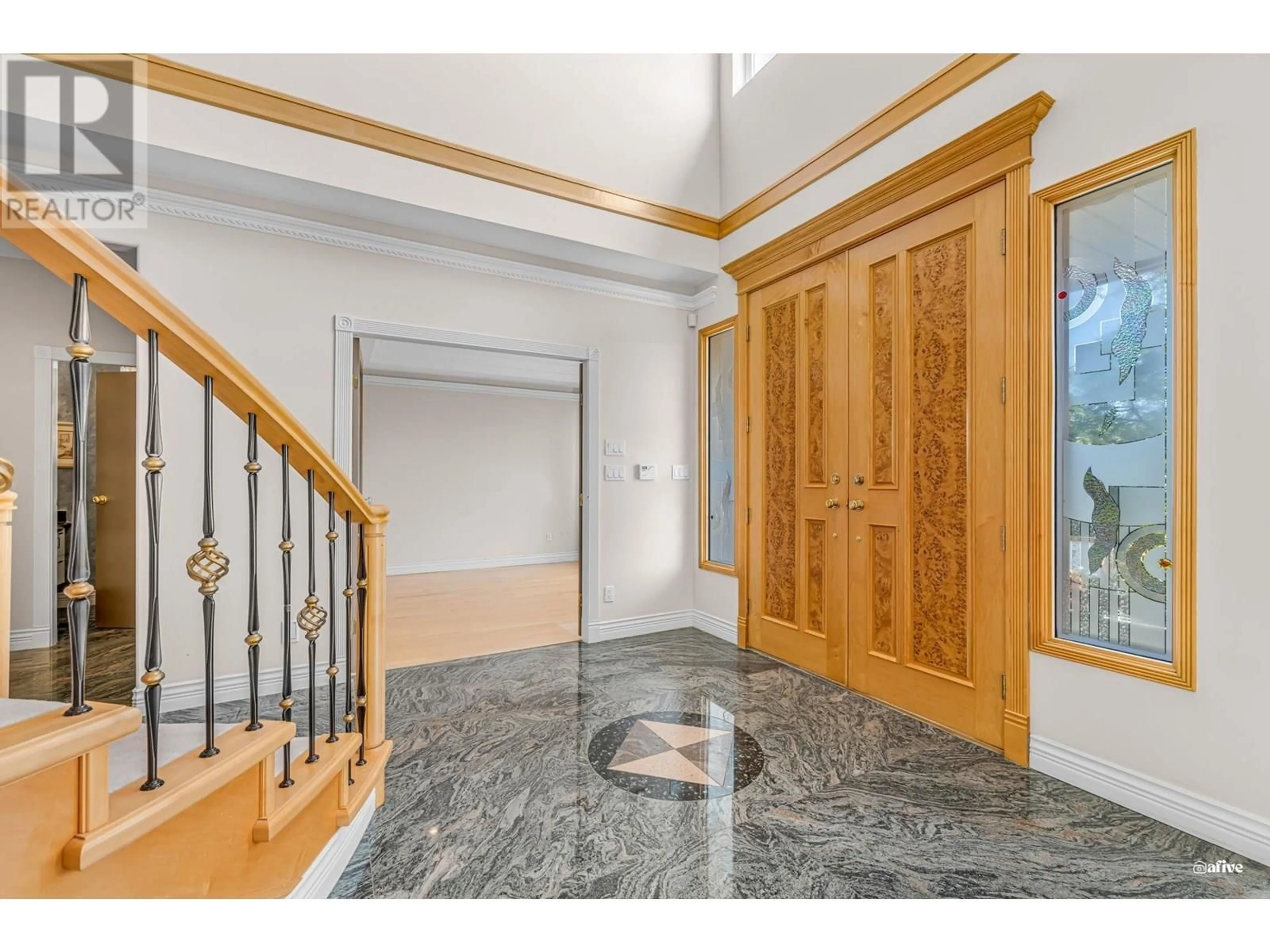 Indoor foyer for 1463 57TH STREET, Vancouver British Columbia V6P1T1