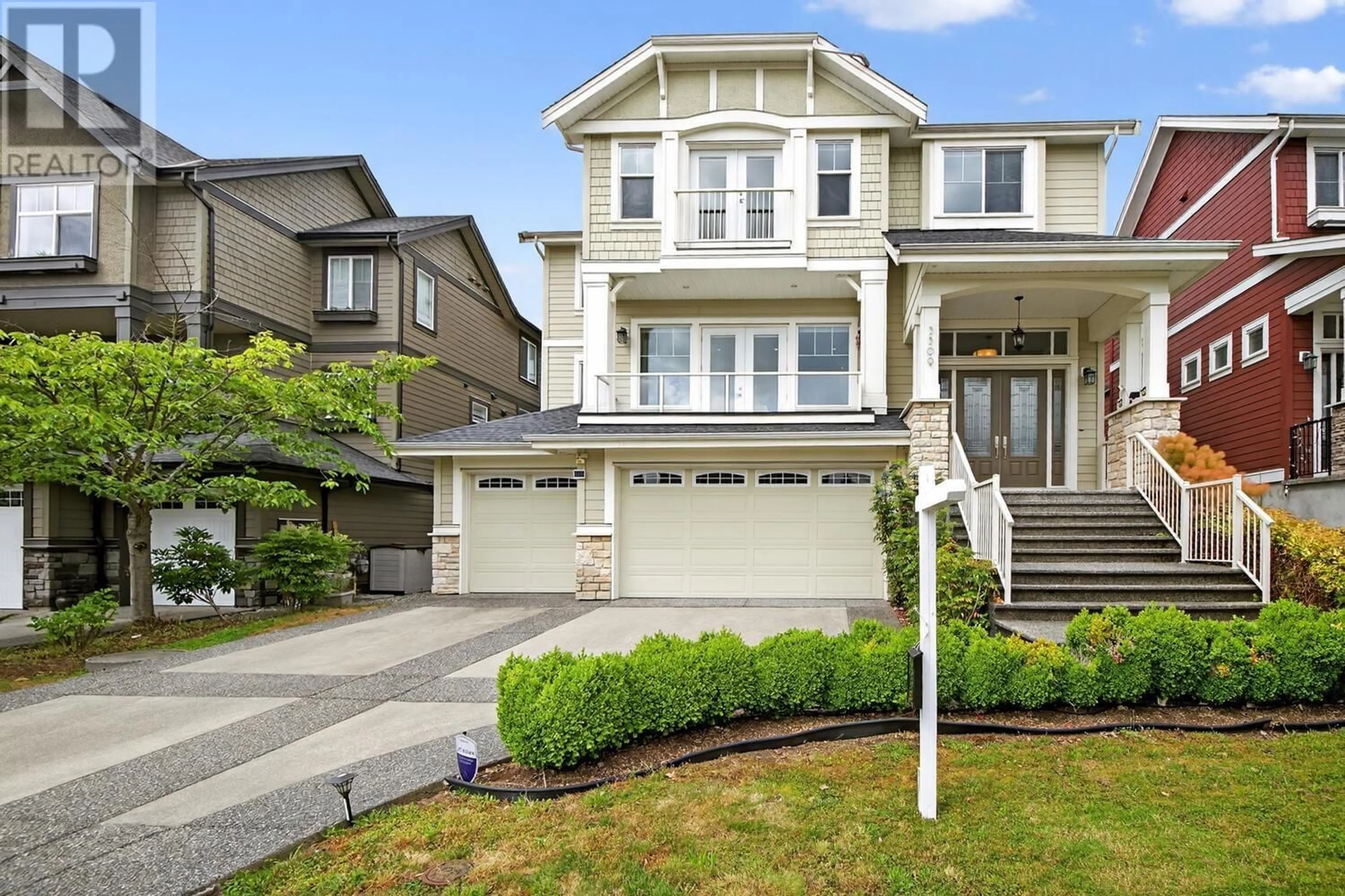 Home with vinyl exterior material, street for 3509 HADLEY WOOD, Coquitlam British Columbia V3E0K2
