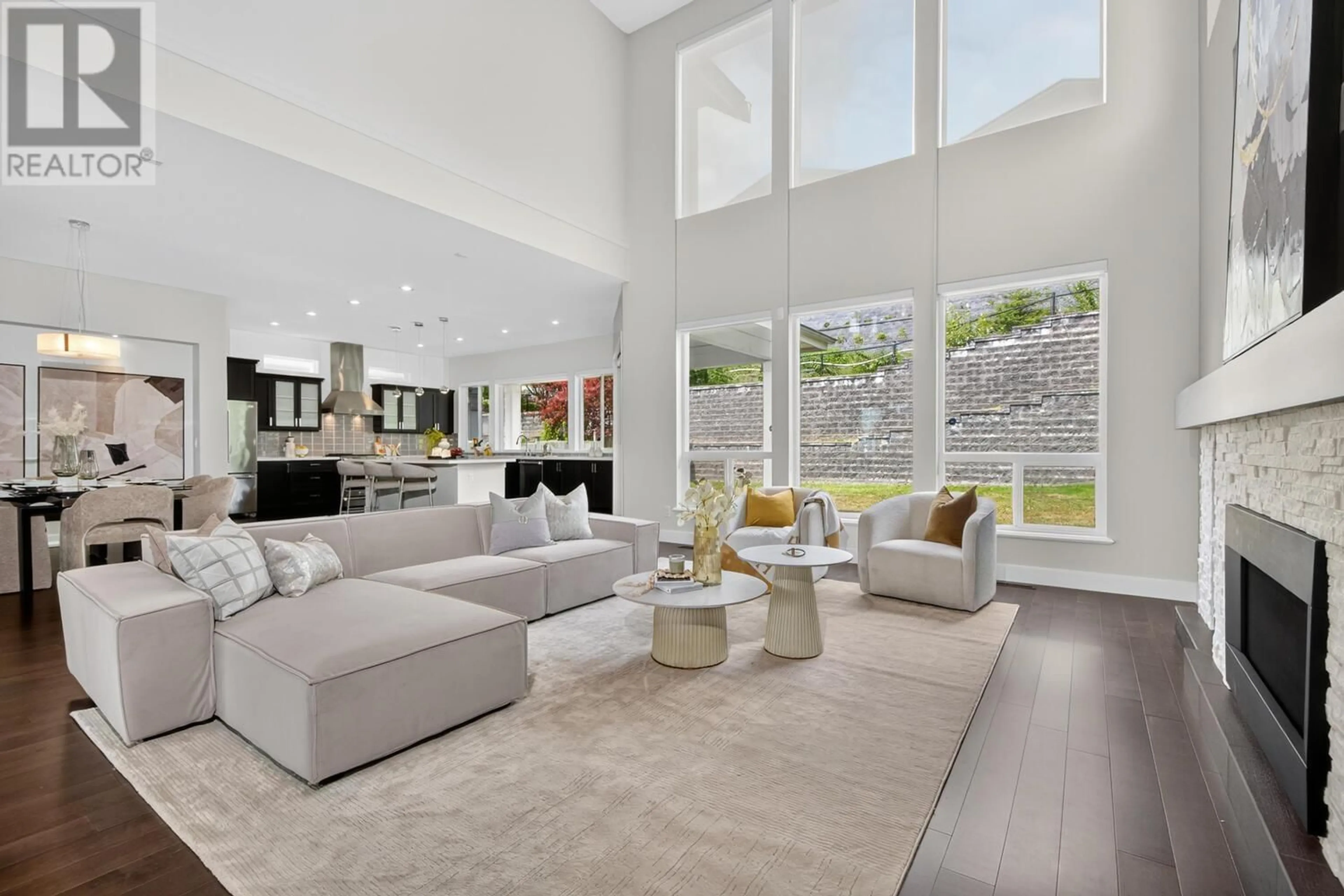 Living room with furniture, unknown for 3509 HADLEY WOOD, Coquitlam British Columbia V3E0K2