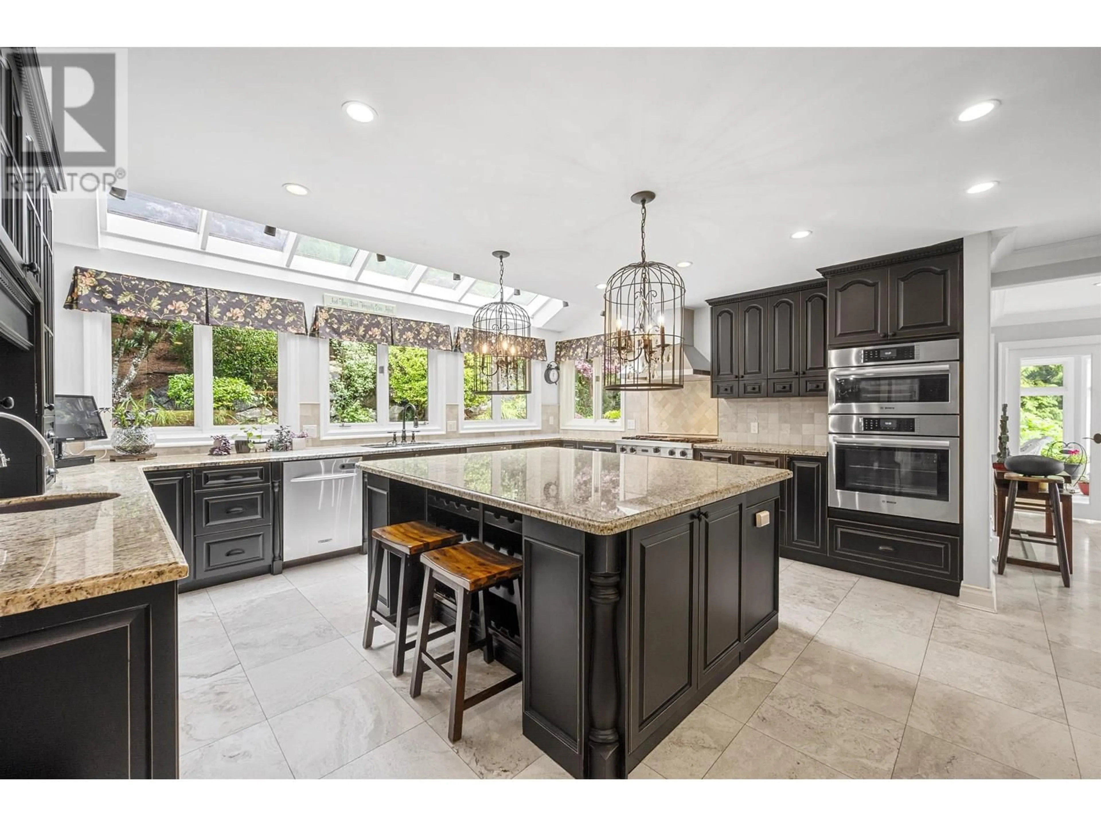 Open concept kitchen, ceramic/tile floor for 2327 WESTHILL DRIVE, West Vancouver British Columbia V7S2Z2