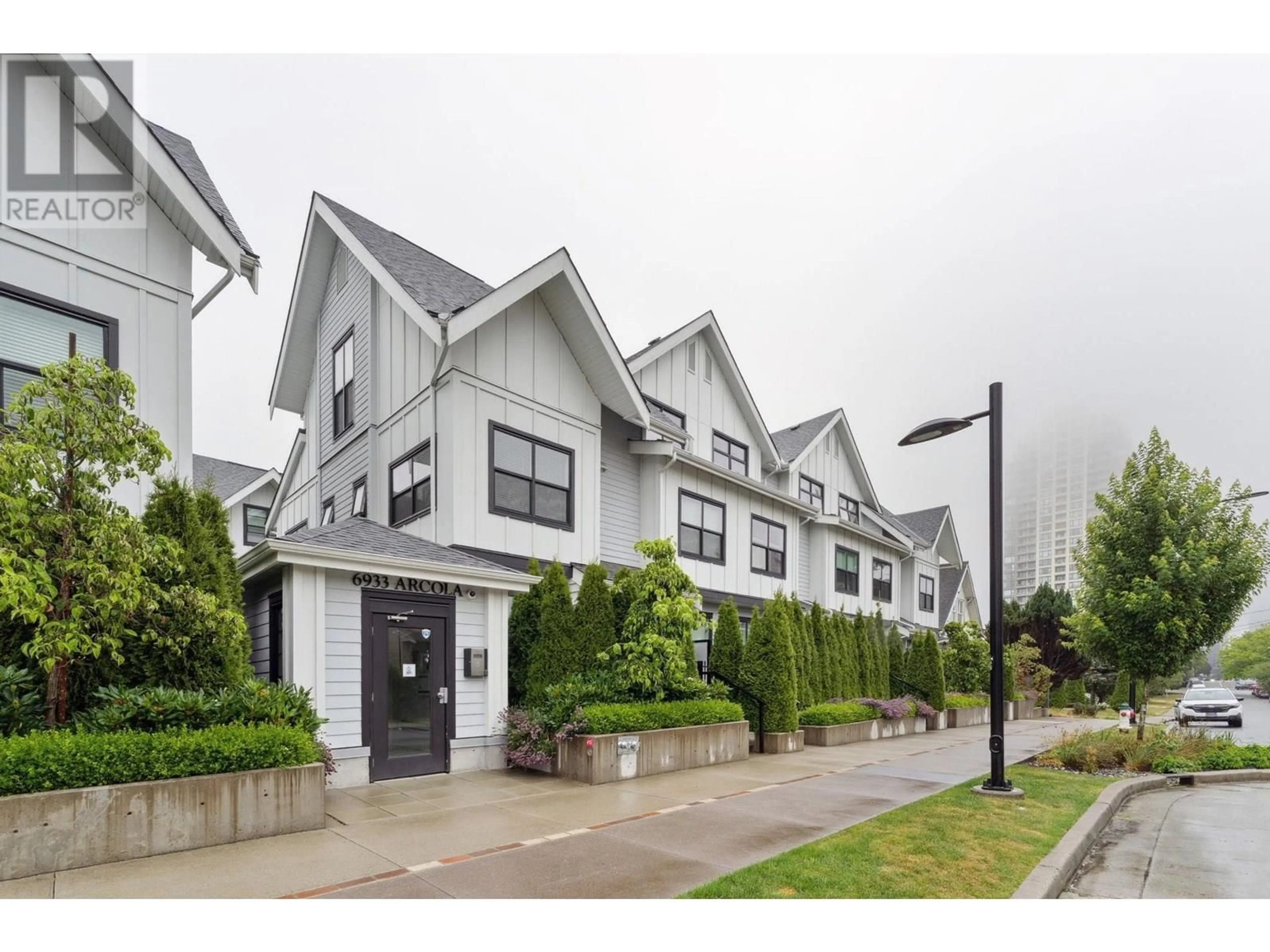 Unknown for 302 - 6933 ARCOLA STREET, Burnaby British Columbia V5E1H5