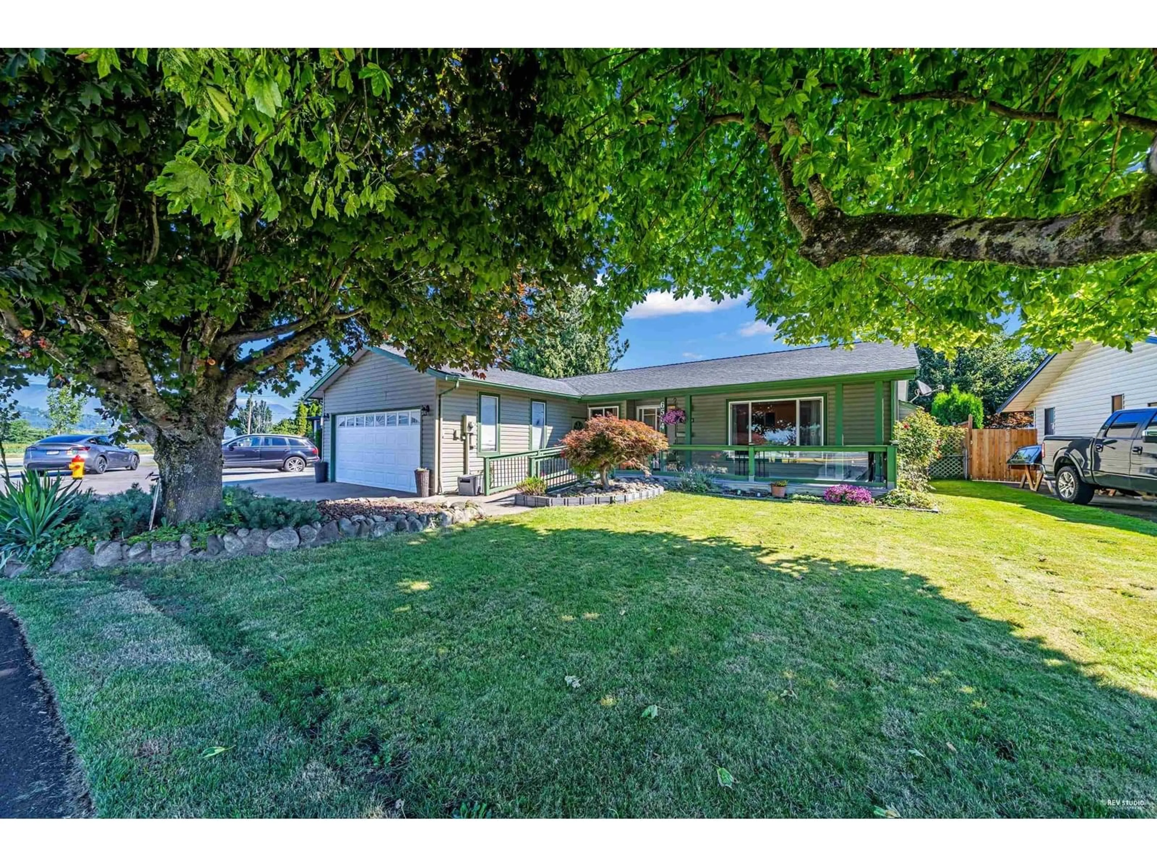 A pic from outside/outdoor area/front of a property/back of a property/a pic from drone, street for 6564 TYSON ROAD, Chilliwack British Columbia V2R1S8