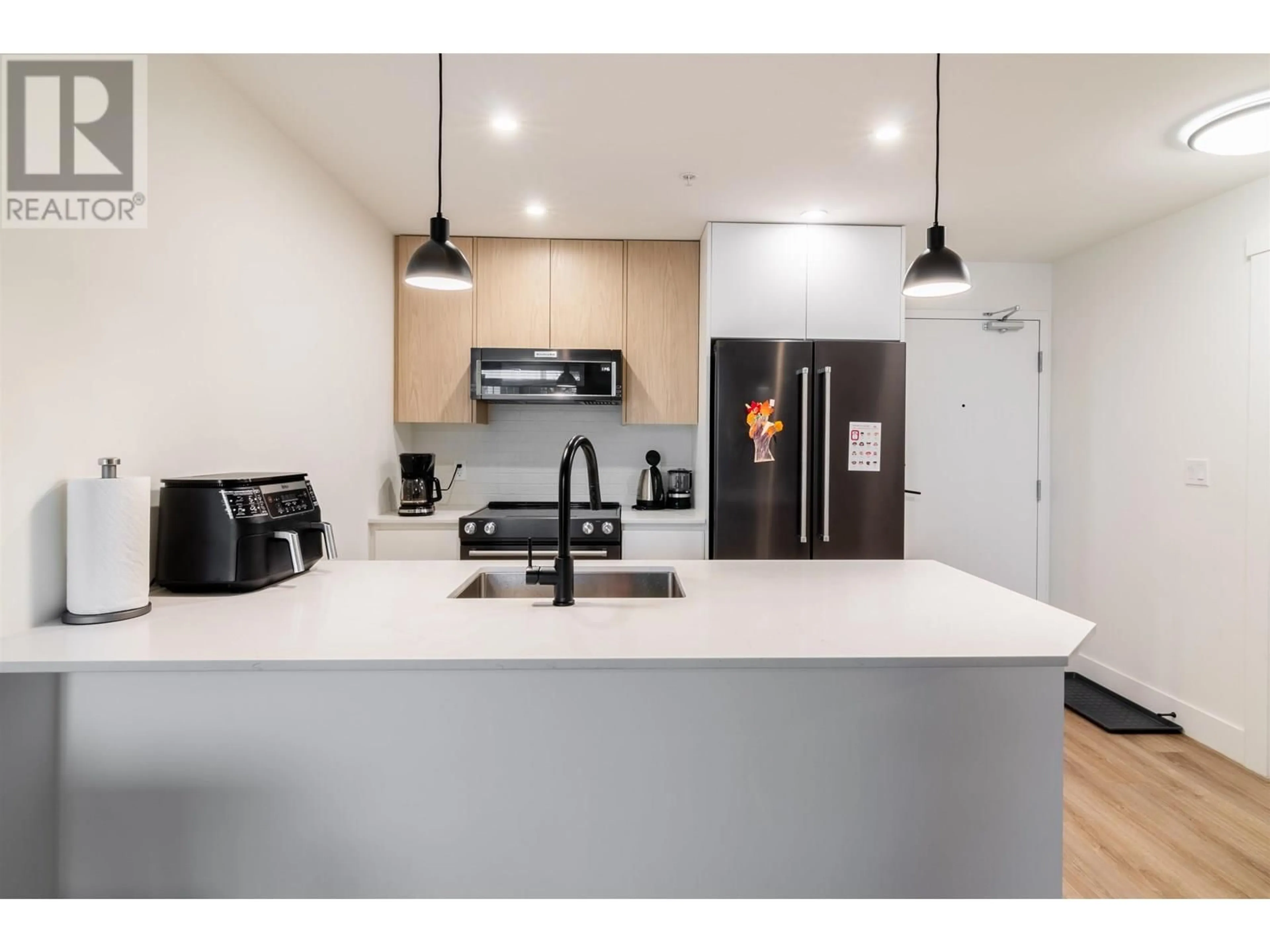 Standard kitchen, unknown for 1106 - 2180 KELLY AVENUE, Port Coquitlam British Columbia V3C0B1