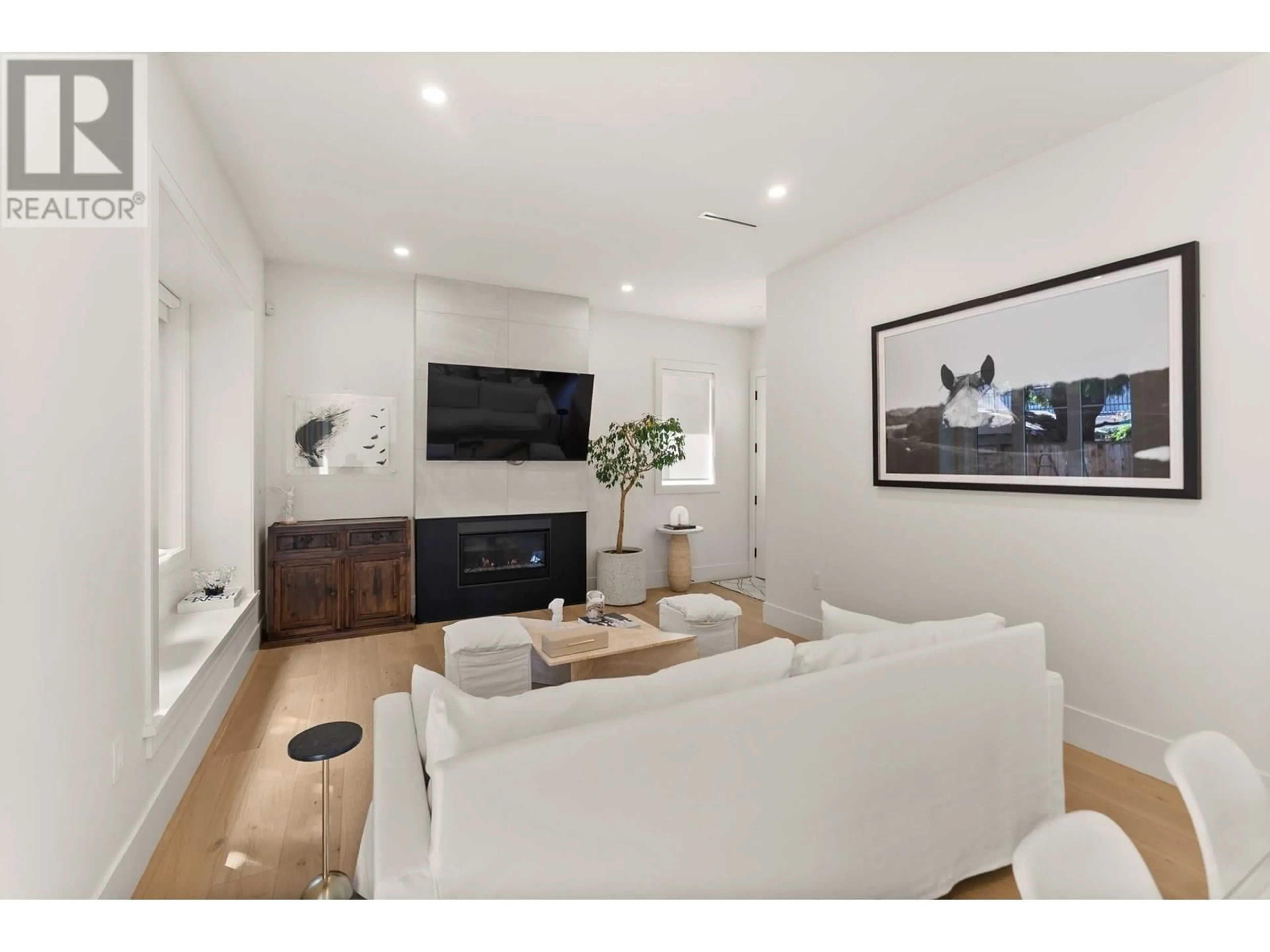 Living room with furniture, unknown for 11486 RAILWAY AVENUE, Richmond British Columbia V7E2B9
