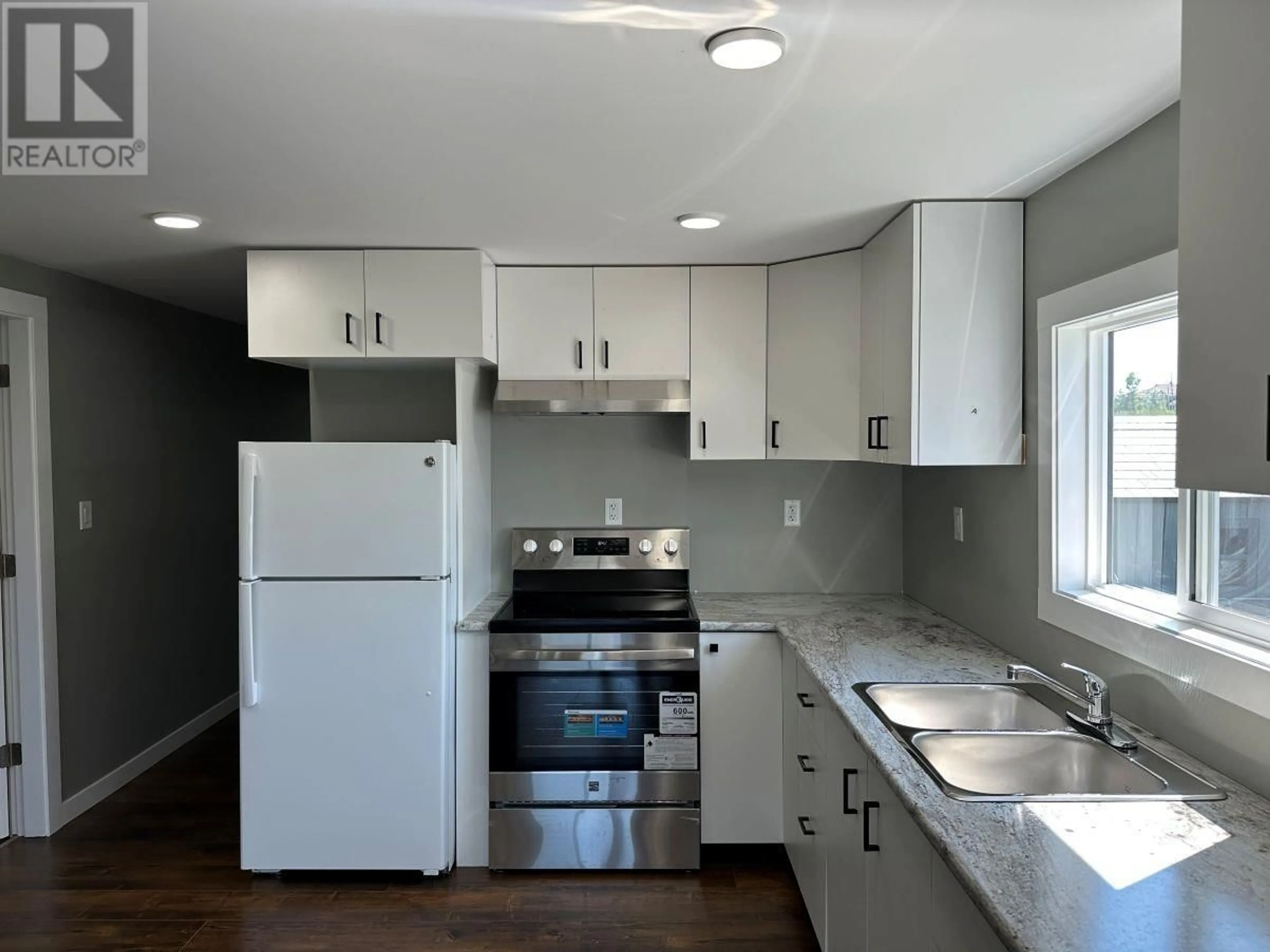 Standard kitchen, unknown for 6 - 6151 GAUTHIER ROAD, Prince George British Columbia V2N5M5