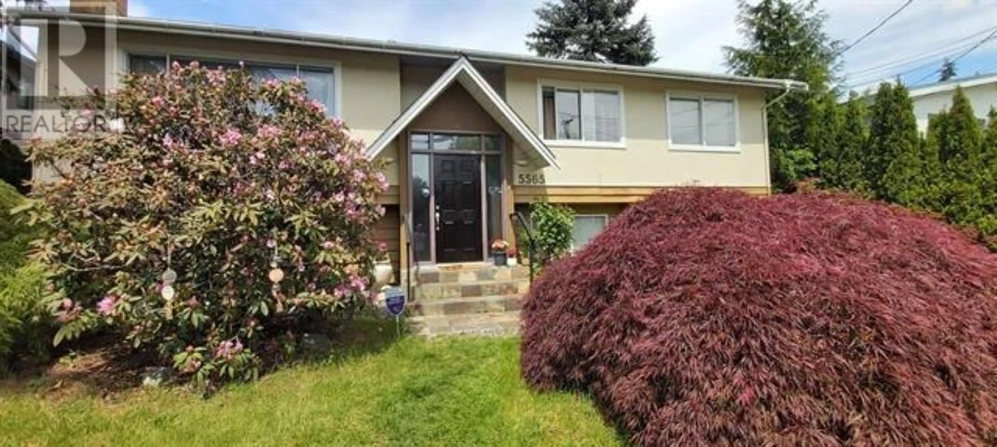 Home with vinyl exterior material, street for 5565 GILPIN STREET, Burnaby British Columbia V5G2H8