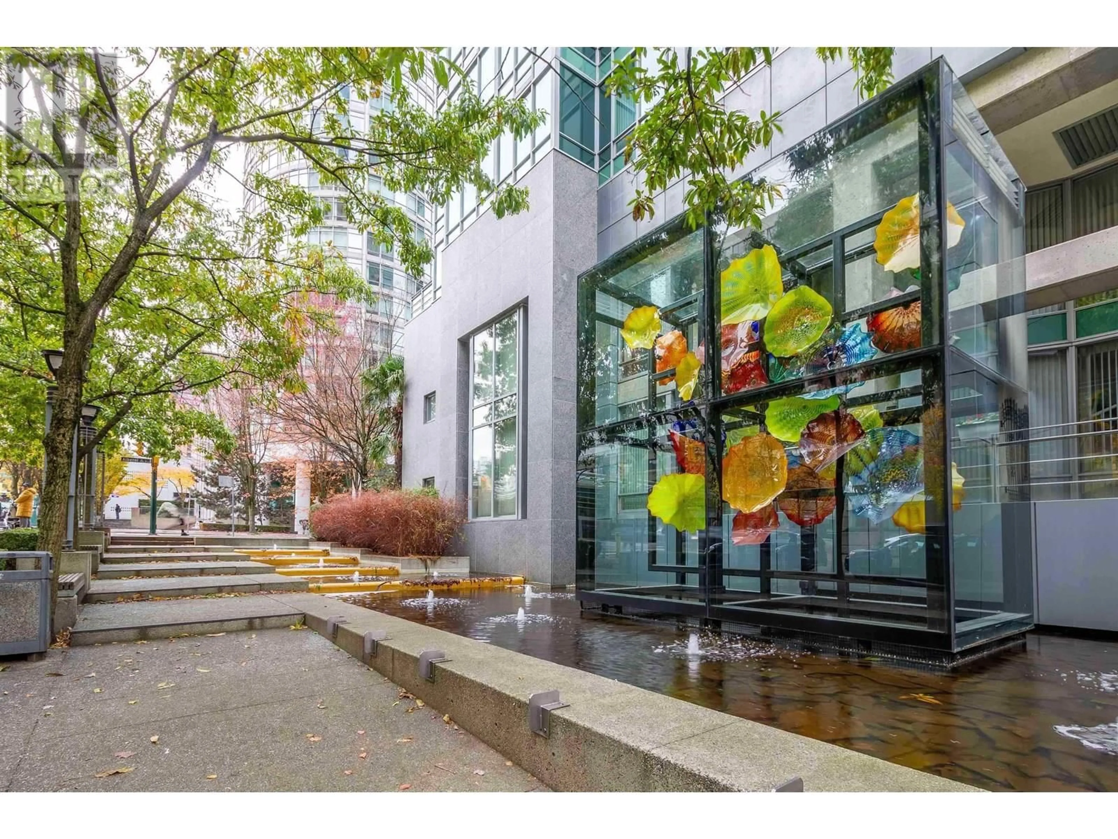 Indoor foyer for 1203 - 1200 GEORGIA STREET, Vancouver British Columbia V6E4R2