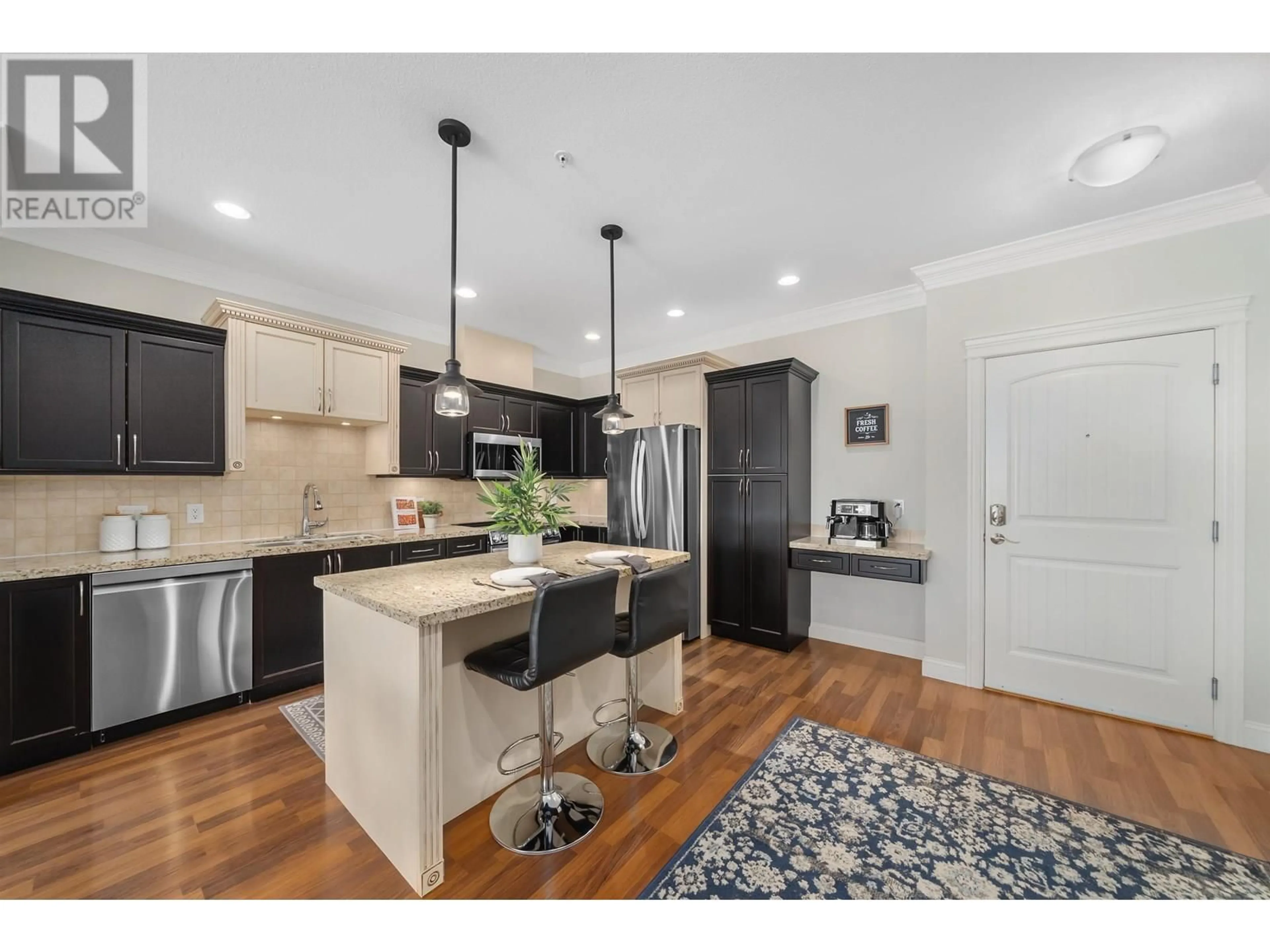 Open concept kitchen, unknown for 309 - 22150 DEWDNEY TRUNK ROAD, Maple Ridge British Columbia V2X3H6