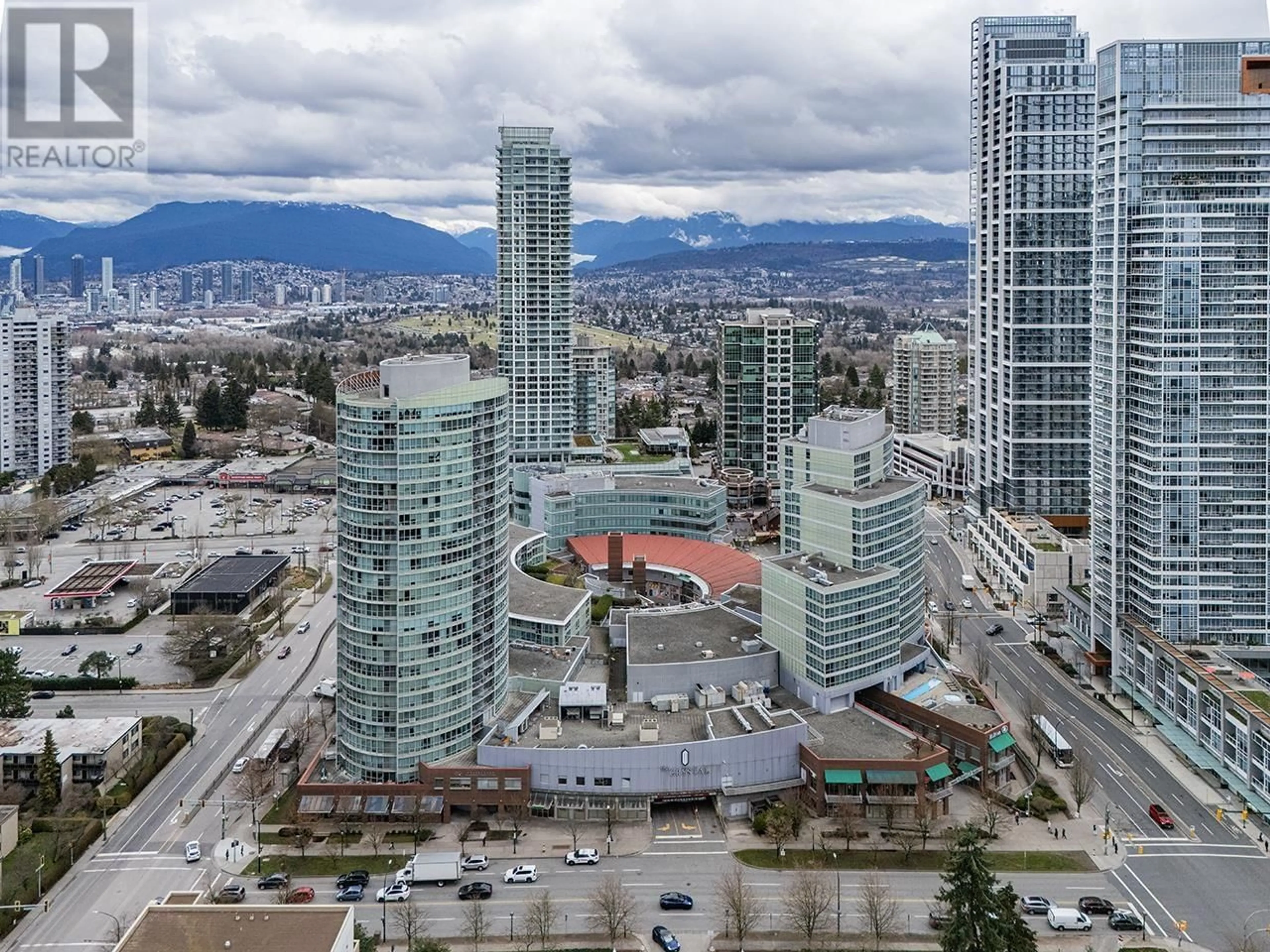 A pic from outside/outdoor area/front of a property/back of a property/a pic from drone, city buildings view from balcony for 3204 - 6383 MCKAY AVENUE, Burnaby British Columbia V5H0H8