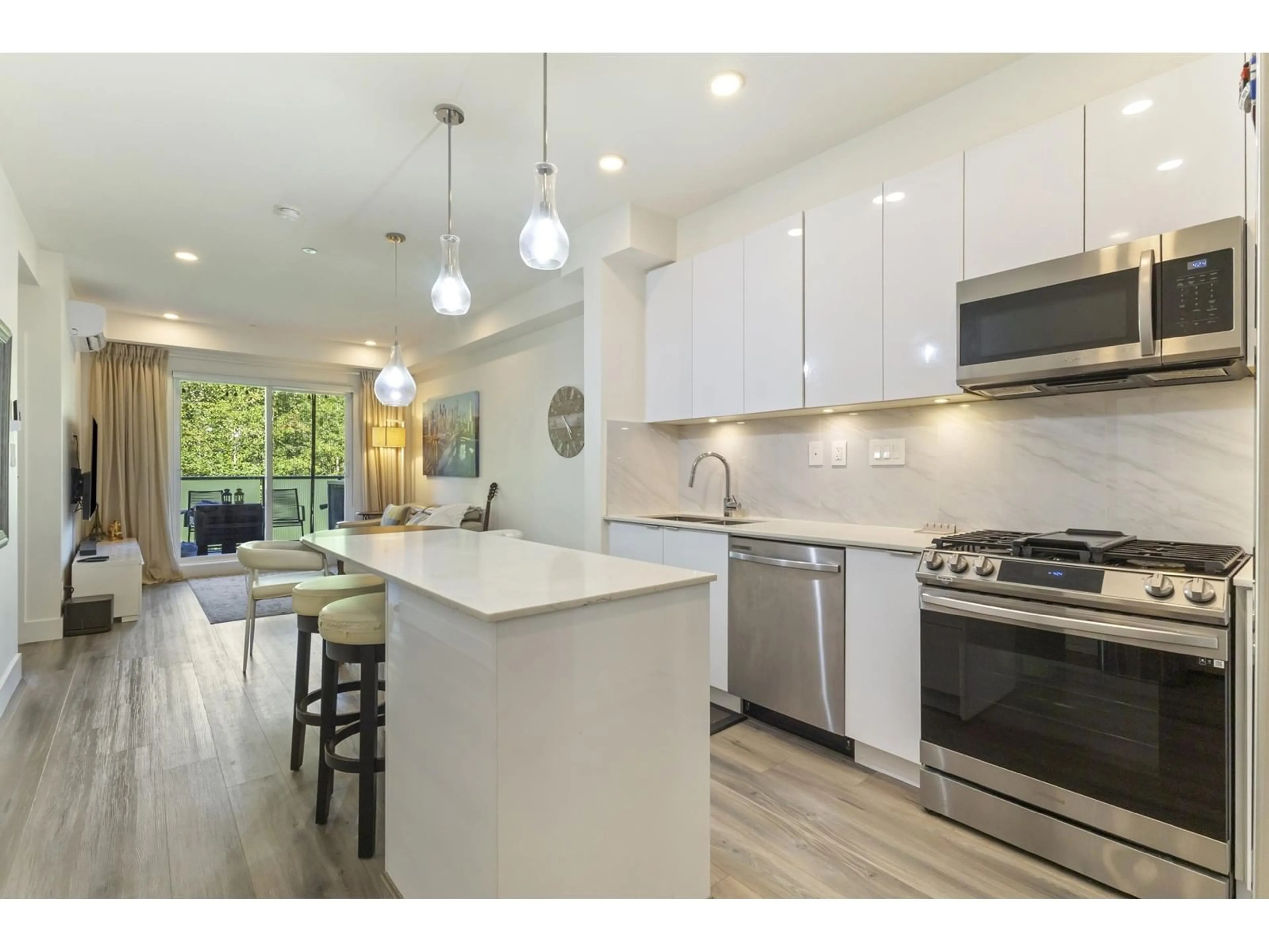 Open concept kitchen, ceramic/tile floor for B413 - 8447 202, Langley British Columbia V2Y4K2