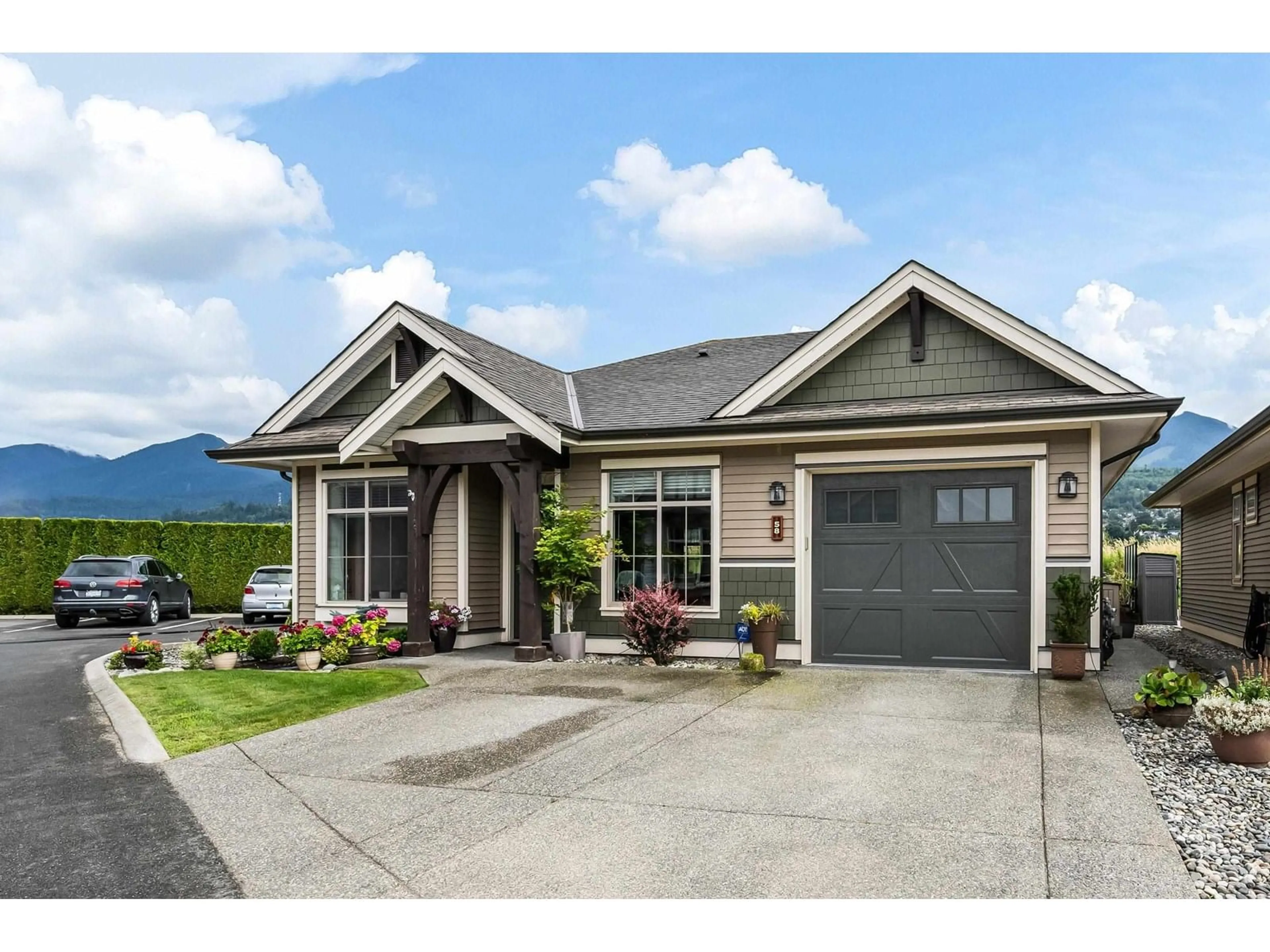 Home with vinyl exterior material, mountain view for 58 - 45900 SOUTH SUMAS ROAD, Chilliwack British Columbia V2R0S9