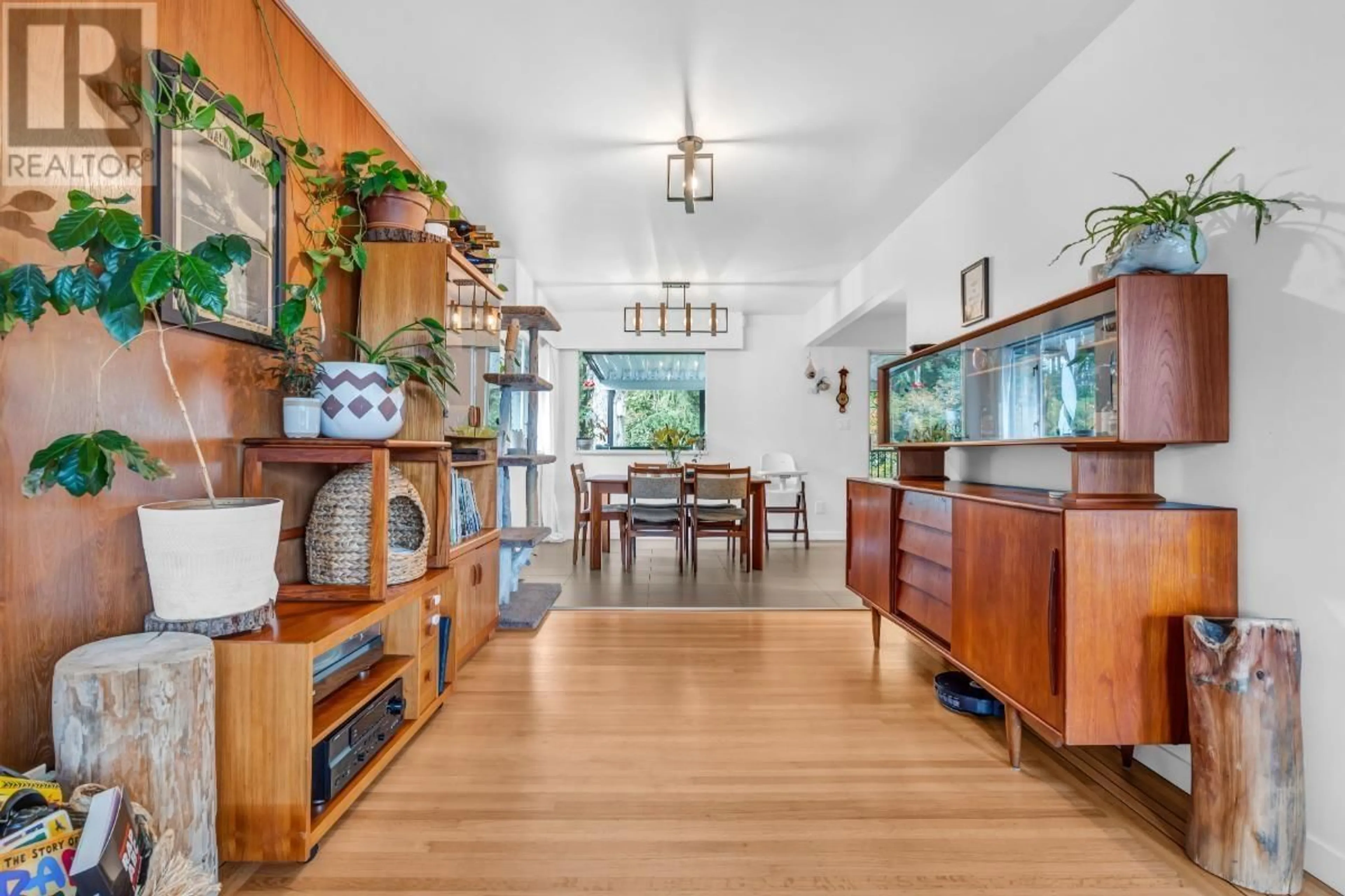 Unknown for 852 17TH STREET, North Vancouver British Columbia V7L2X1