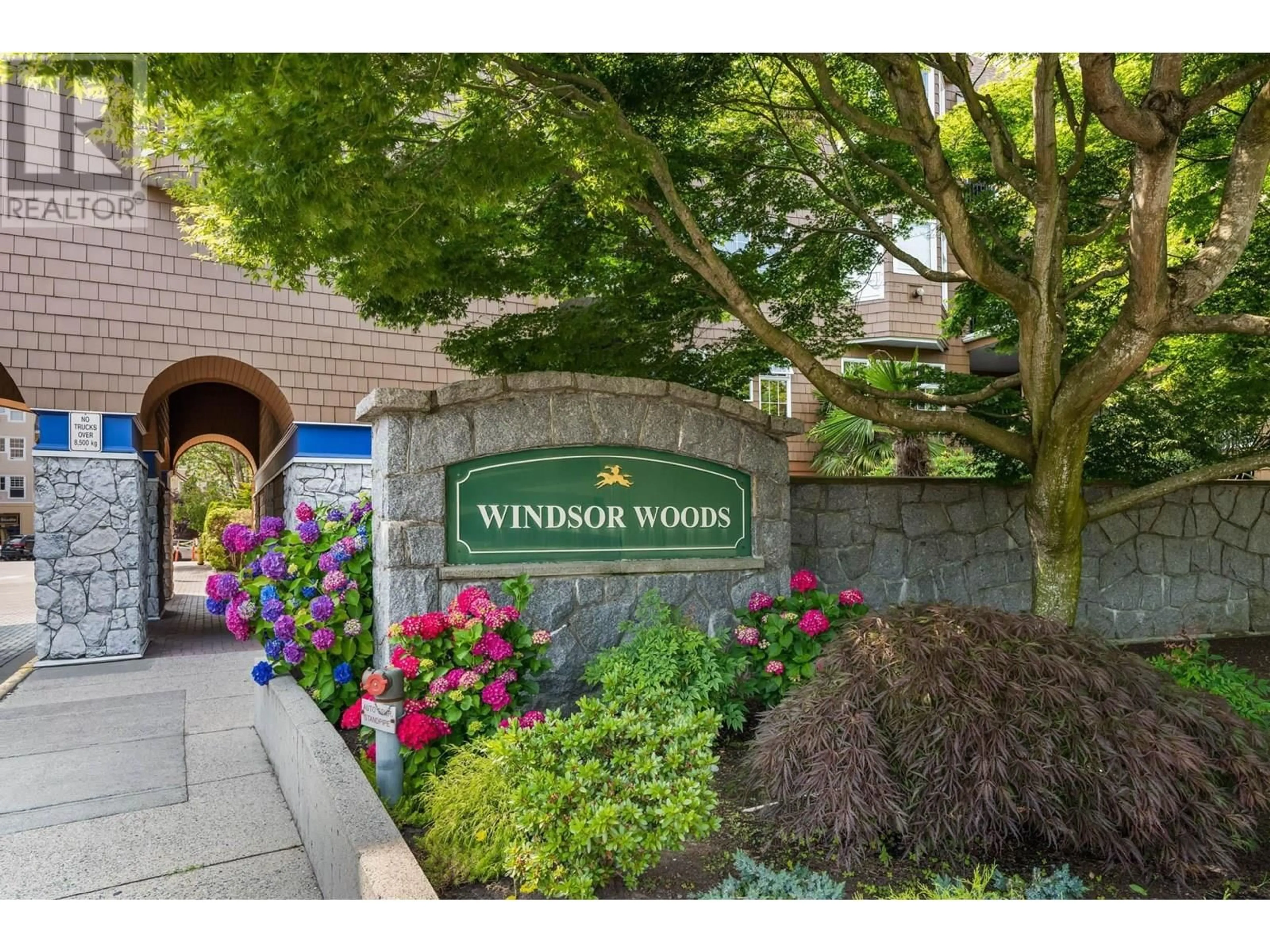 Indoor foyer for 409 - 1369 56 STREET, Delta British Columbia V4L2A6