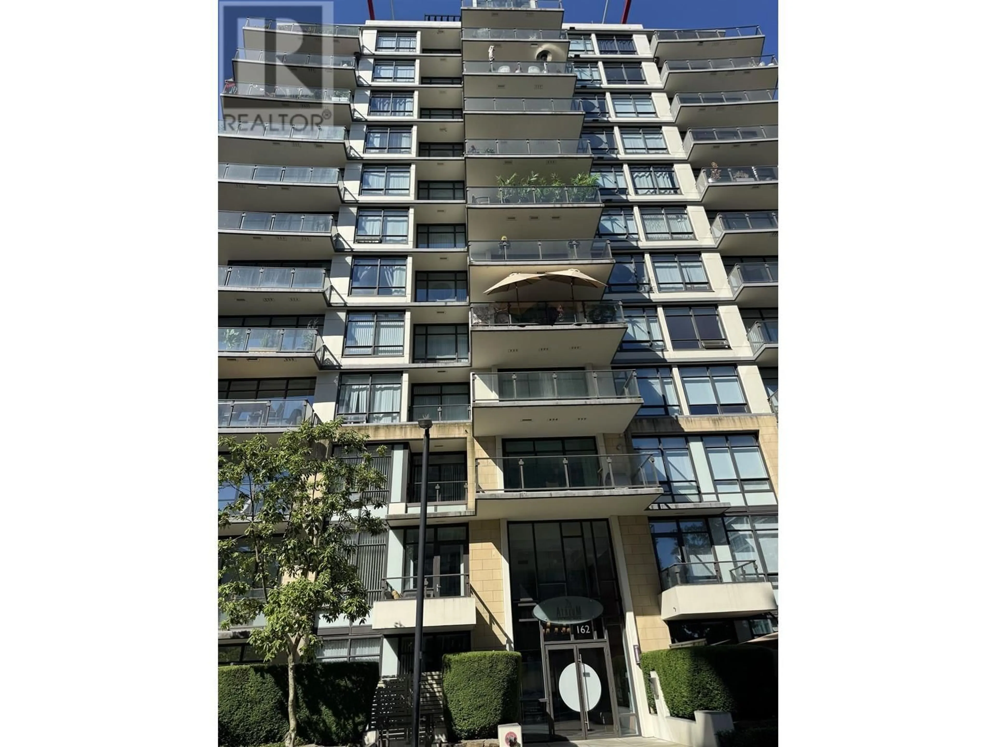 Indoor foyer for 507 - 162 VICTORY SHIP WAY, North Vancouver British Columbia V7L0B4