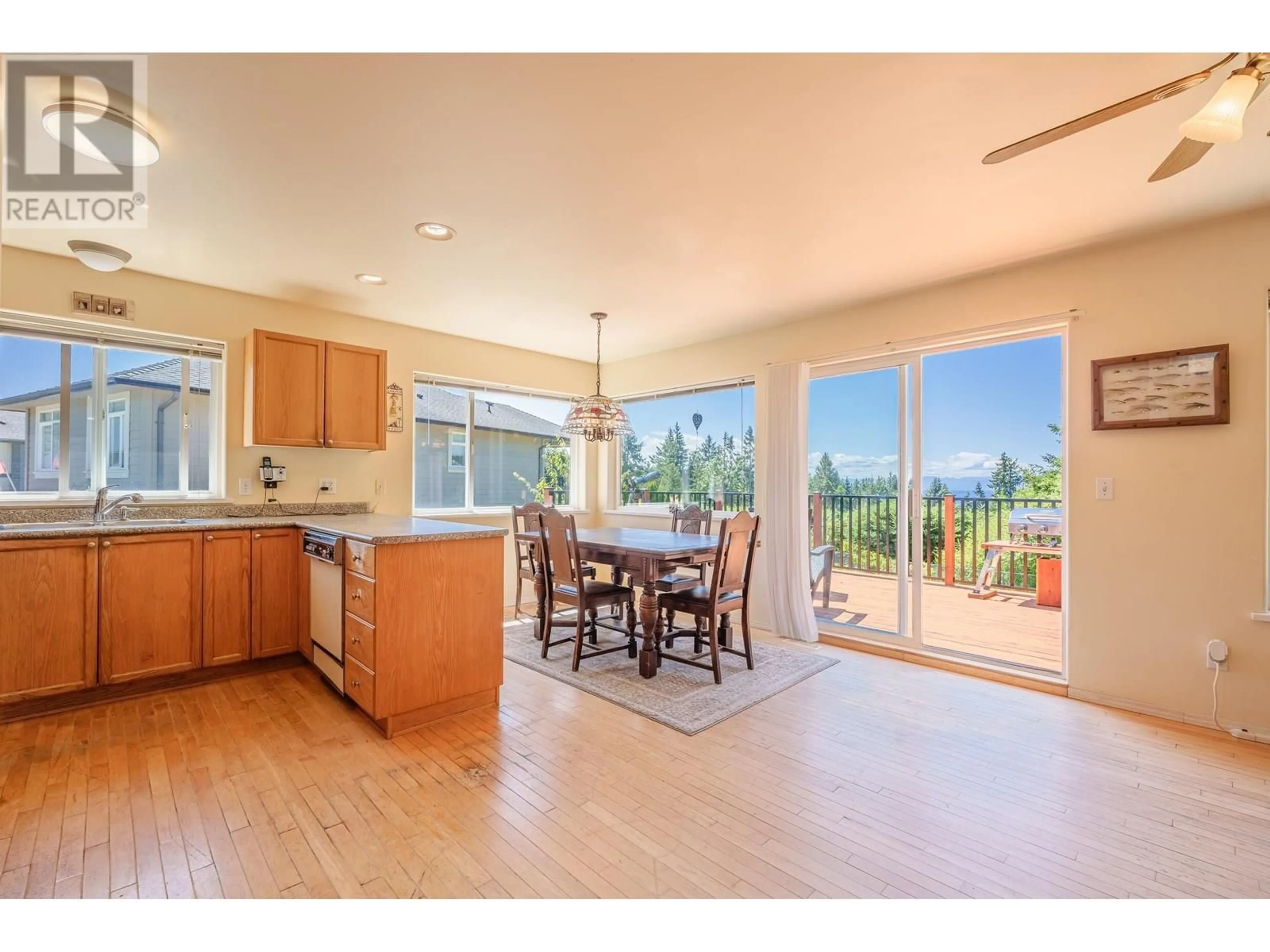 Open concept kitchen, unknown for 4733 TAMARACK PLACE, Sechelt British Columbia V7Z0E8