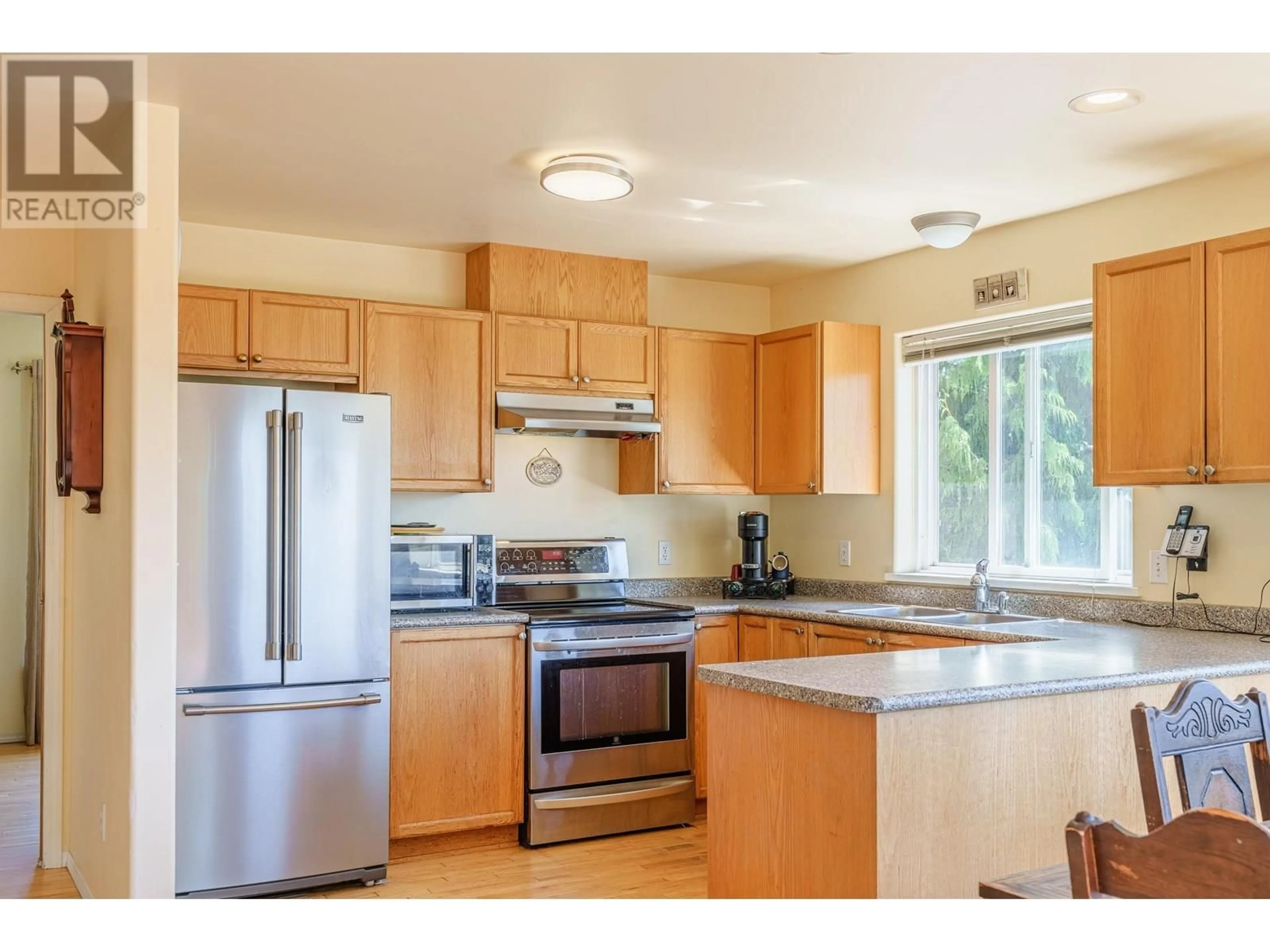 Standard kitchen, unknown for 4733 TAMARACK PLACE, Sechelt British Columbia V7Z0E8