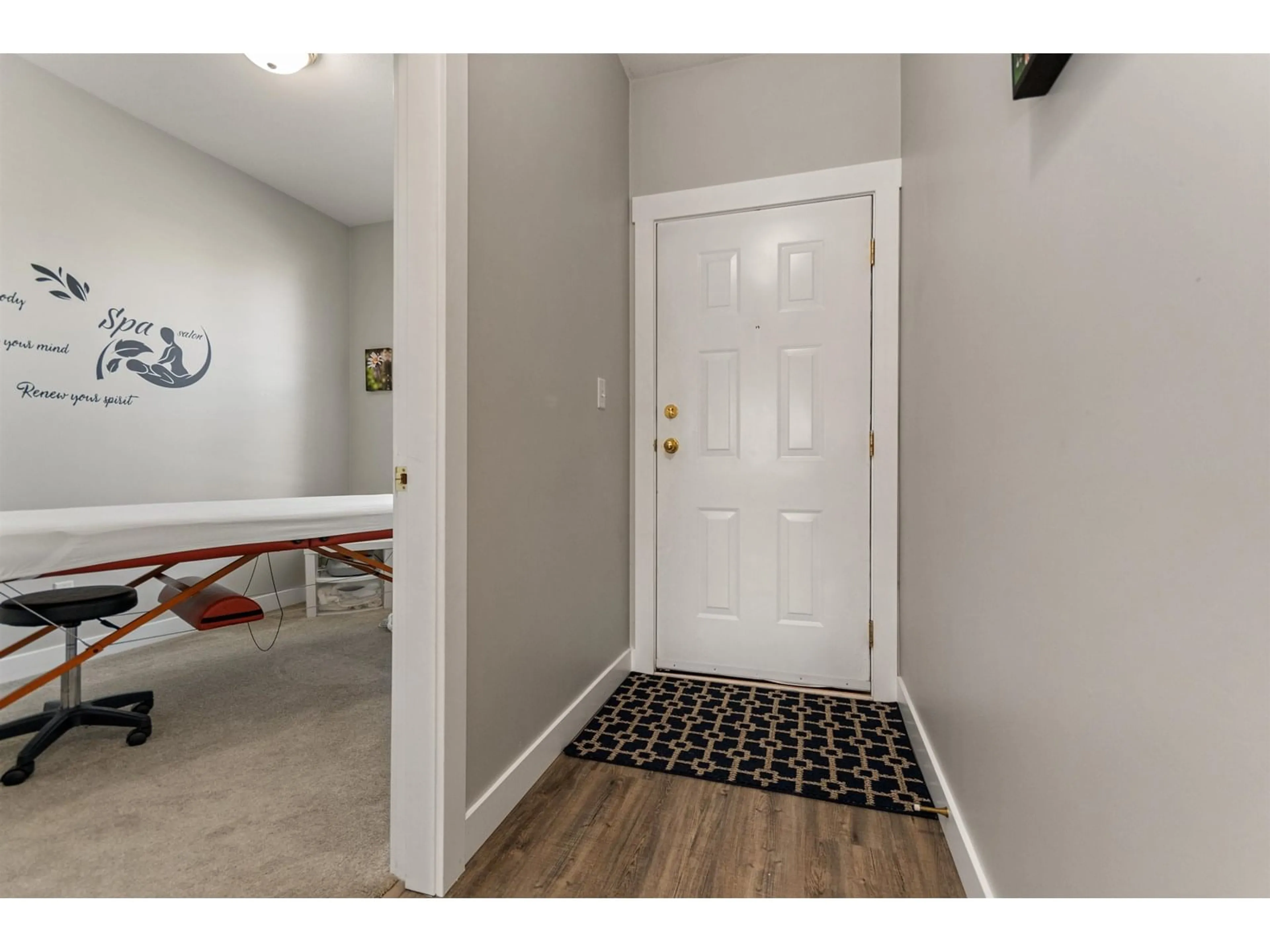 Indoor entryway for 105 - 1548 MACKAY CRESCENT, Agassiz British Columbia V0M1A3