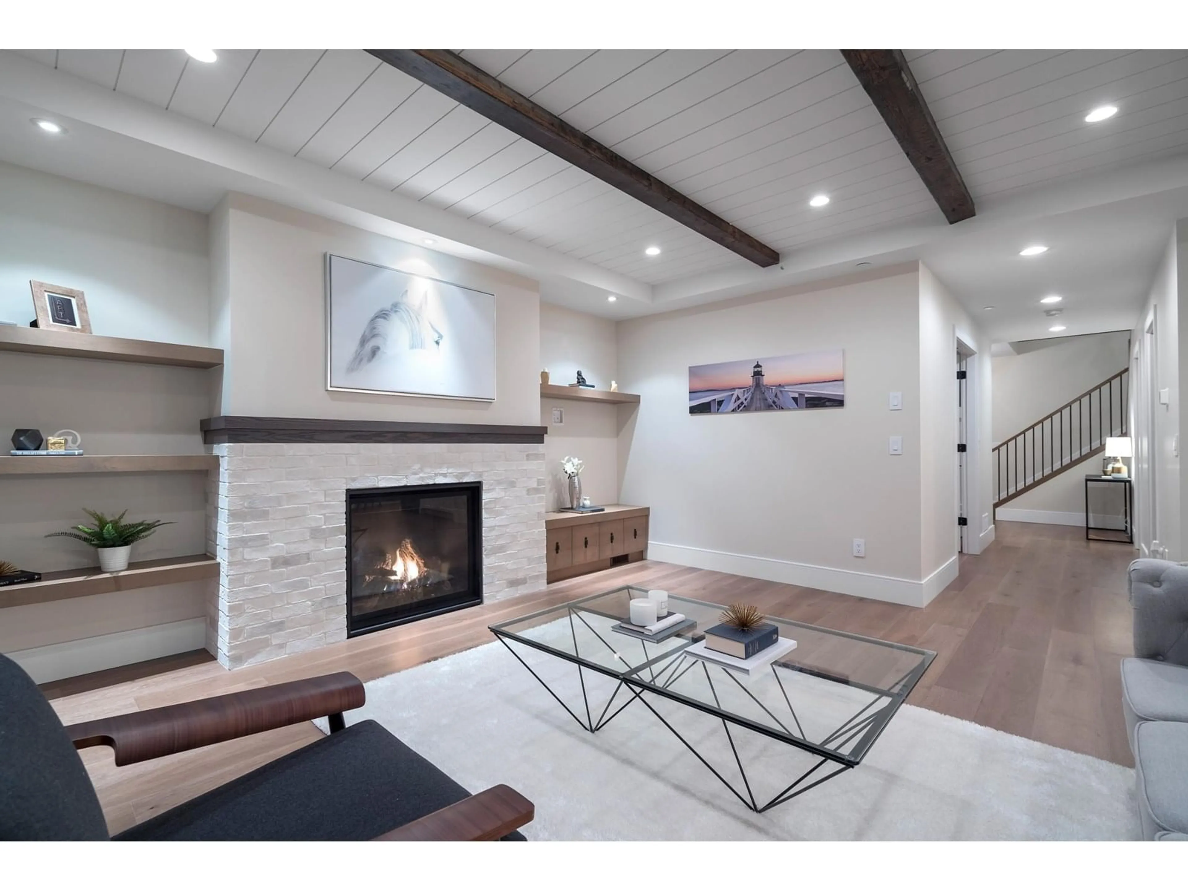 Living room with furniture, wood/laminate floor for 2 - 22206 88, Langley British Columbia V1M3S8