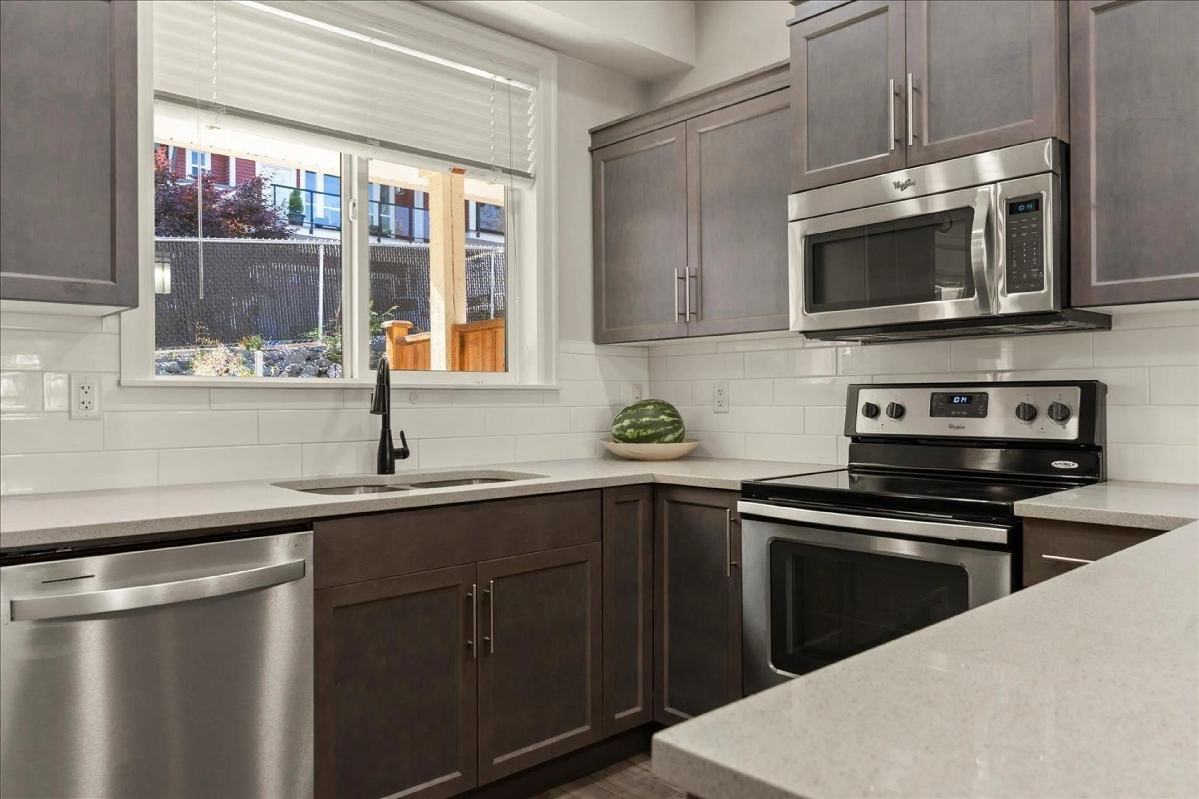 Contemporary kitchen, ceramic/tile floor for 62 - 6026 LINDEMAN STREET, Chilliwack British Columbia V2R0W1