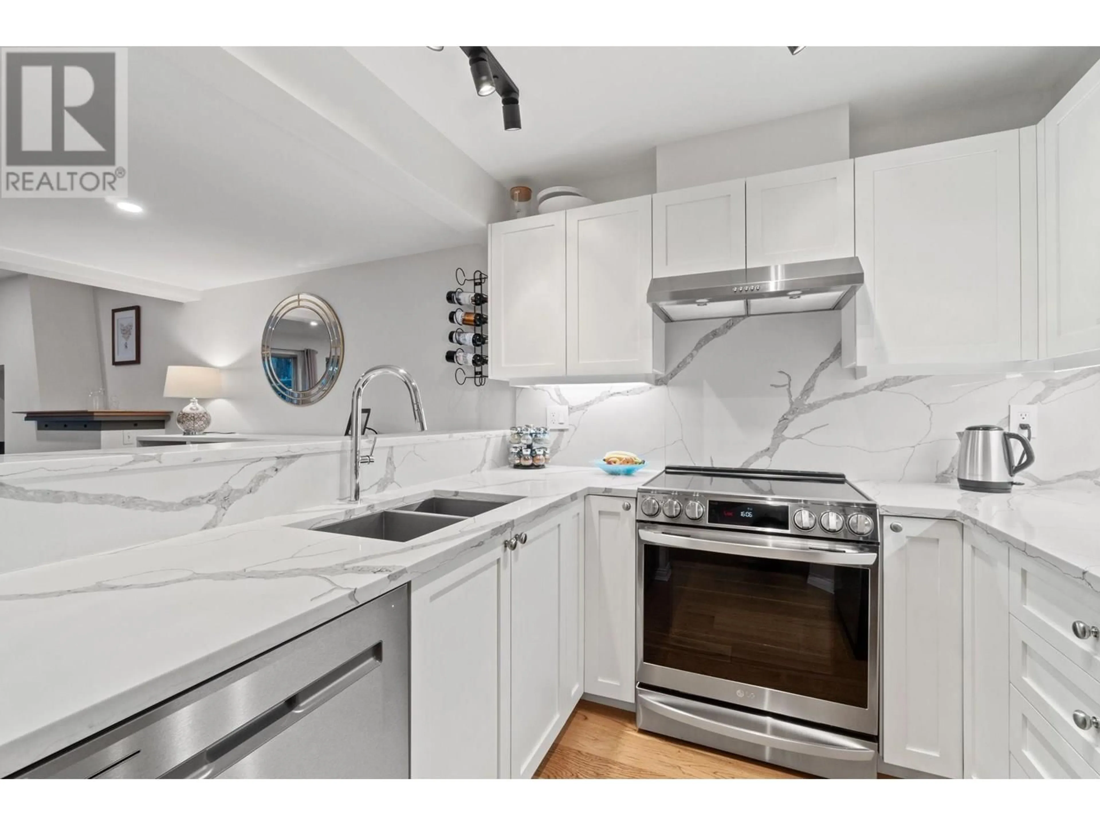 Standard kitchen, ceramic/tile floor for 12 - 2375 BROADWAY, Vancouver British Columbia V6K2E6