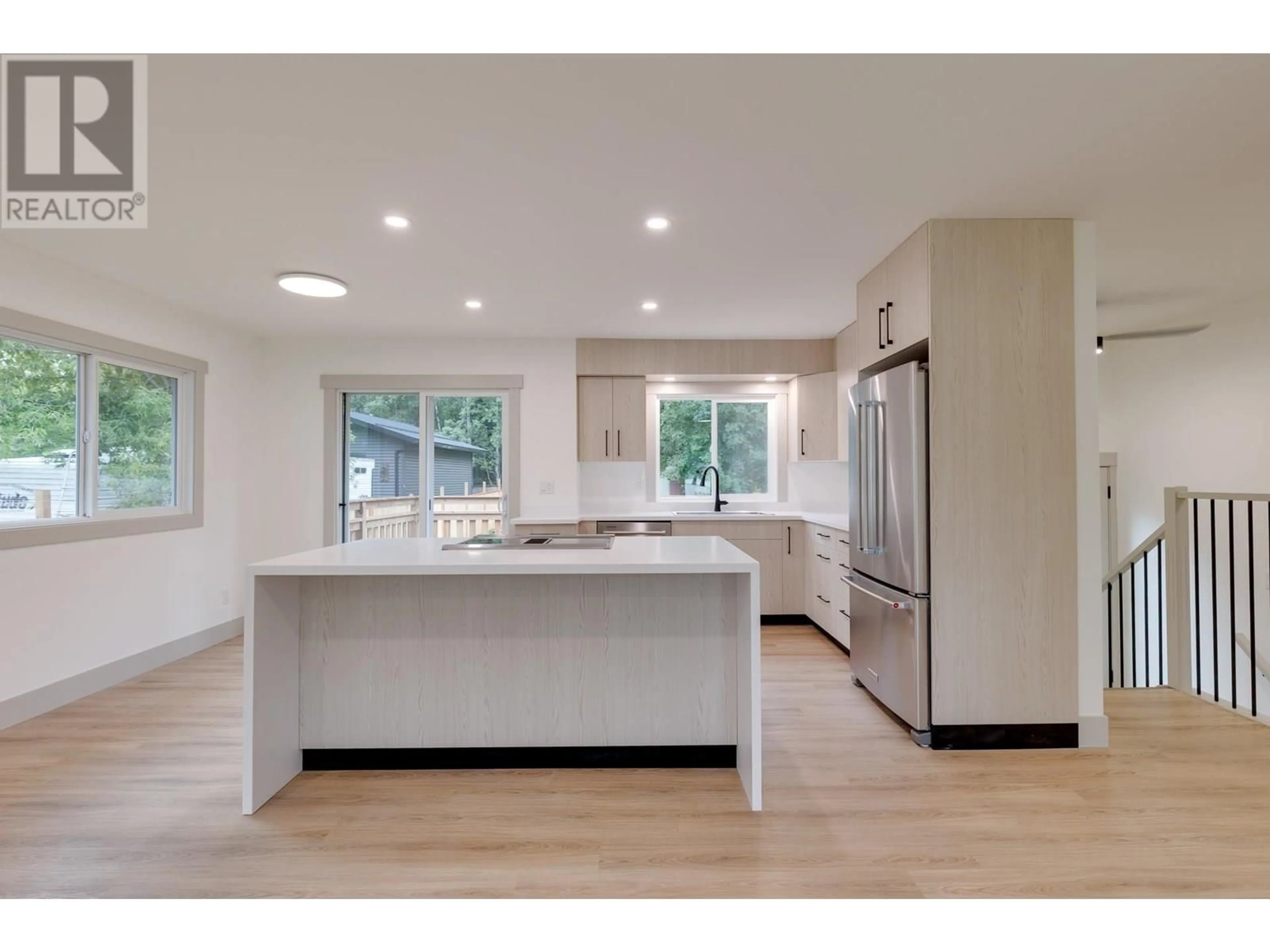 Open concept kitchen, unknown for 2101 MACDONALD AVENUE, Prince George British Columbia V2L4G5