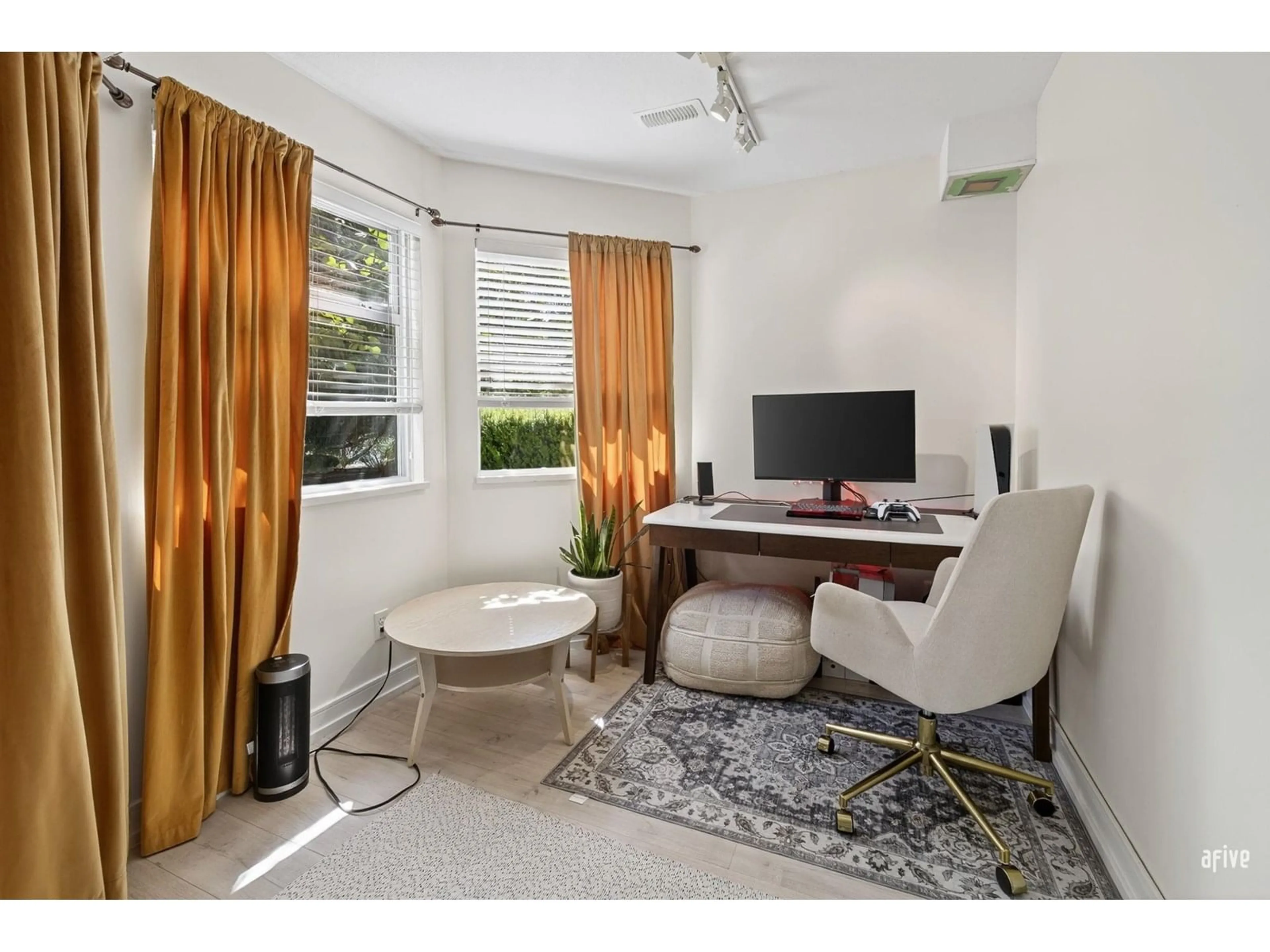 A pic of a room for 232 13900 HYLAND ROAD, Surrey British Columbia V3W1K4