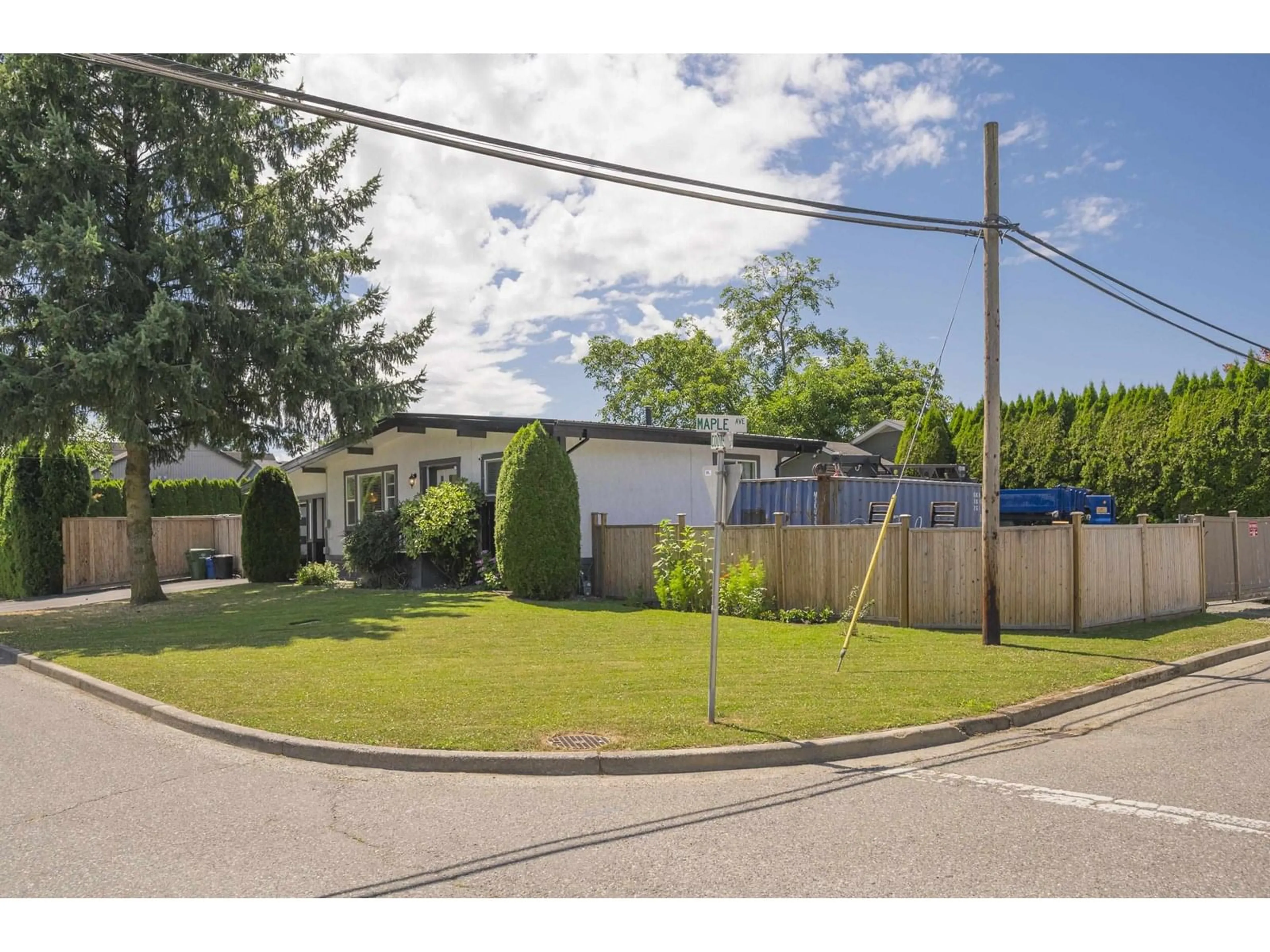 A pic from outside/outdoor area/front of a property/back of a property/a pic from drone, street for 9385 COOTE STREET, Chilliwack British Columbia V2P6B6