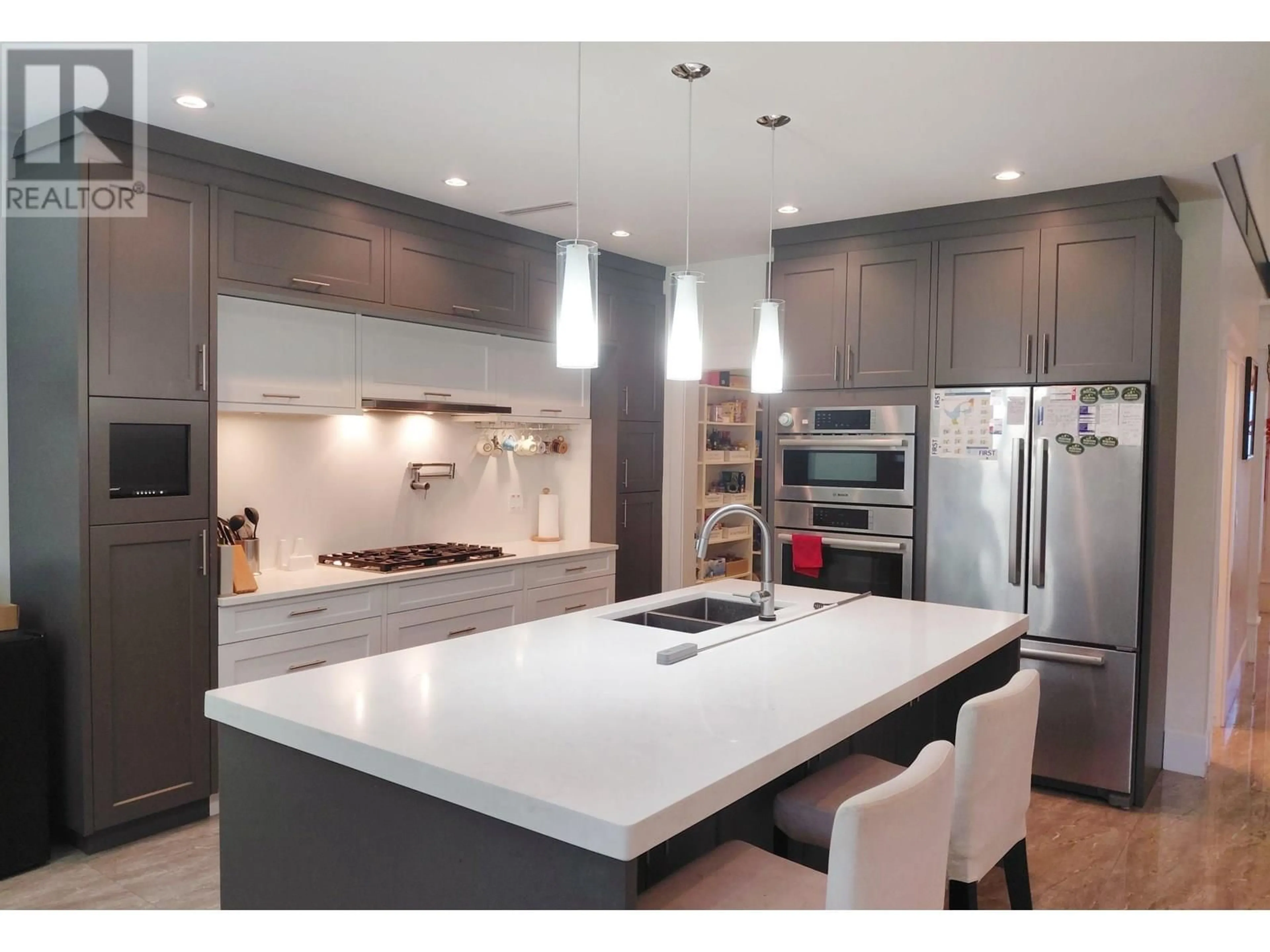 Contemporary kitchen, unknown for 4636 48B STREET, Delta British Columbia V4K2R8