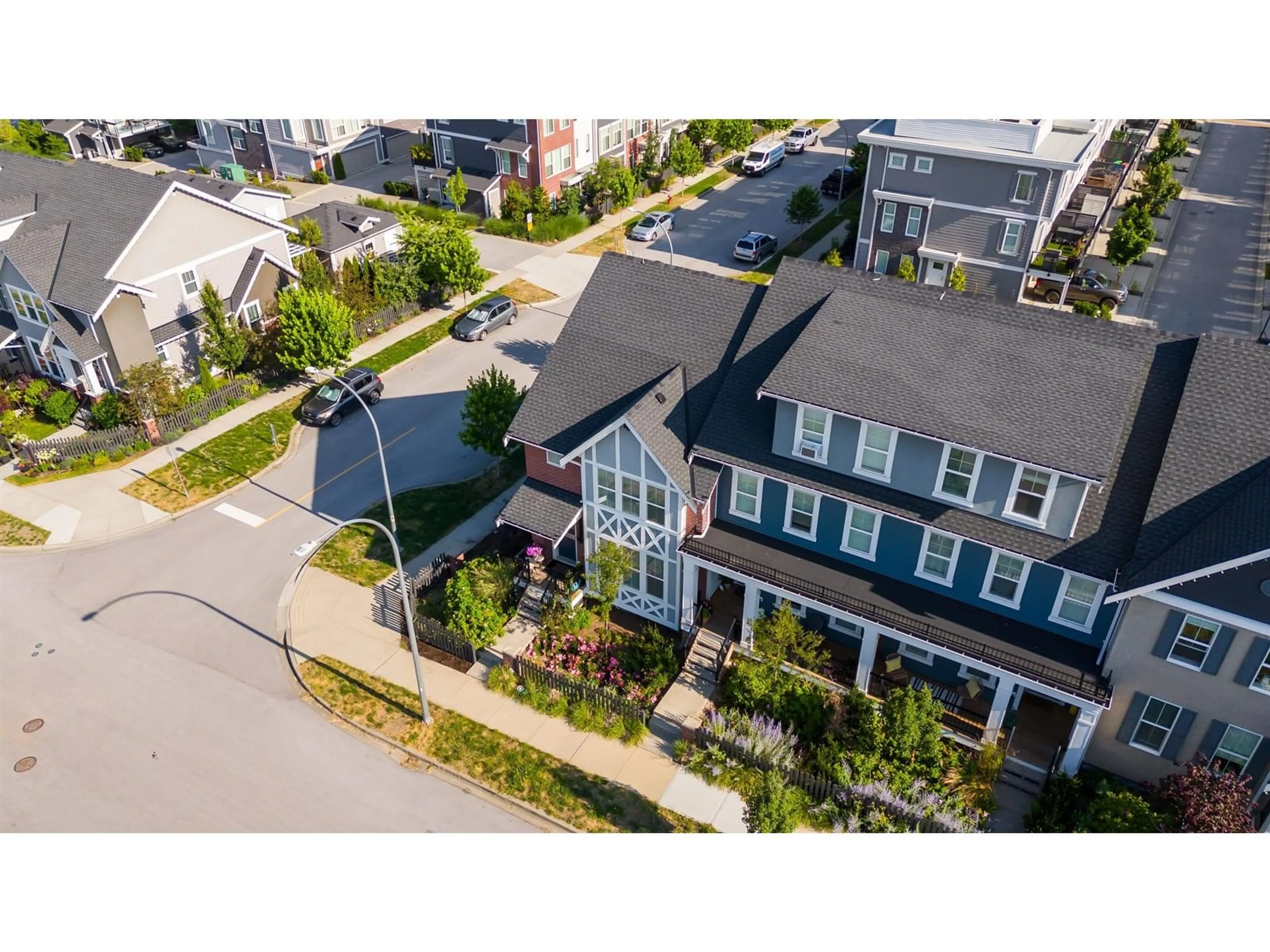 A pic from outside/outdoor area/front of a property/back of a property/a pic from drone, street for 20267 82B, Langley British Columbia V2Y0Y8