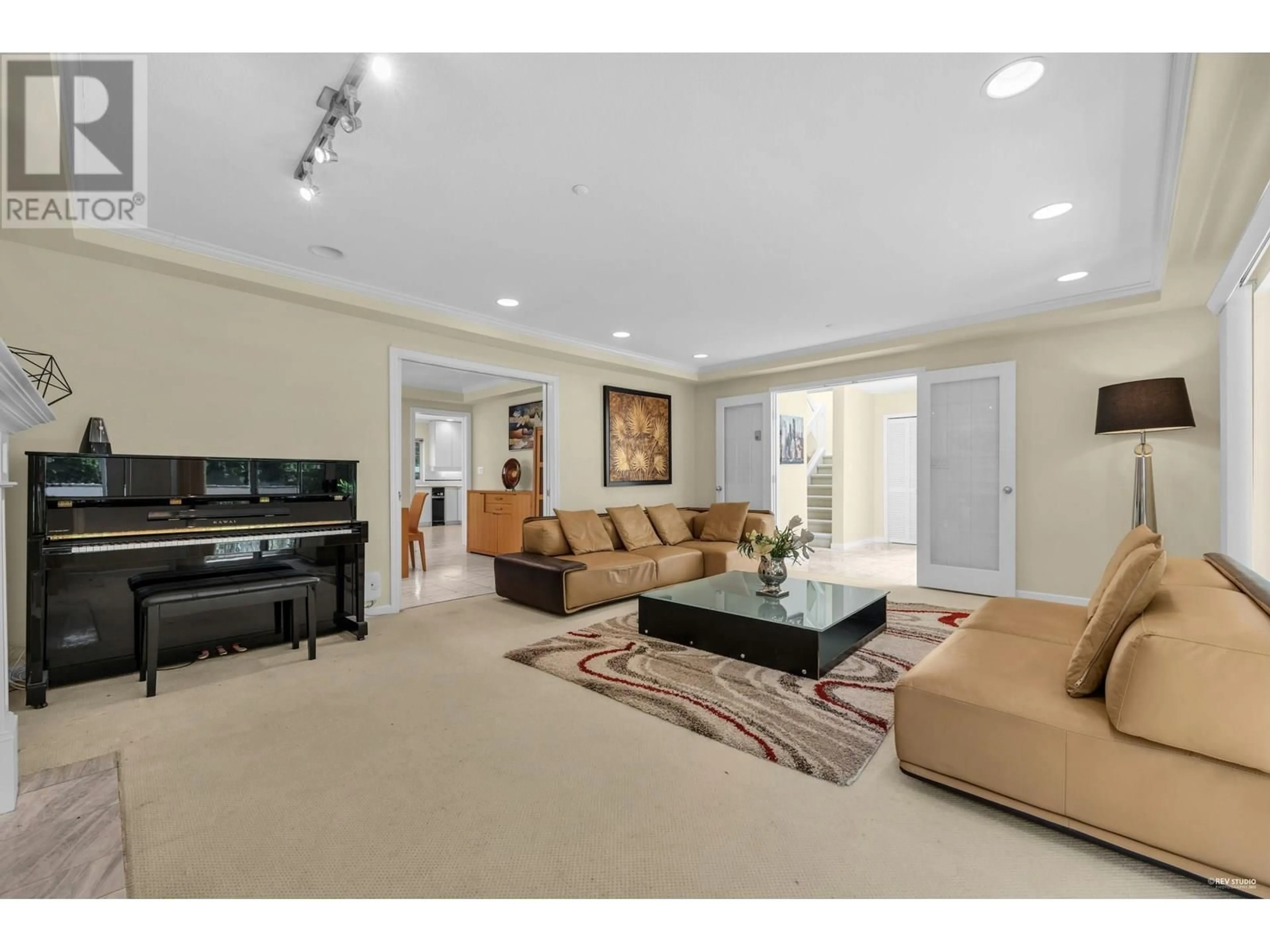 Living room with furniture, unknown for 3091 W 38TH AVENUE, Vancouver British Columbia V6N2X4