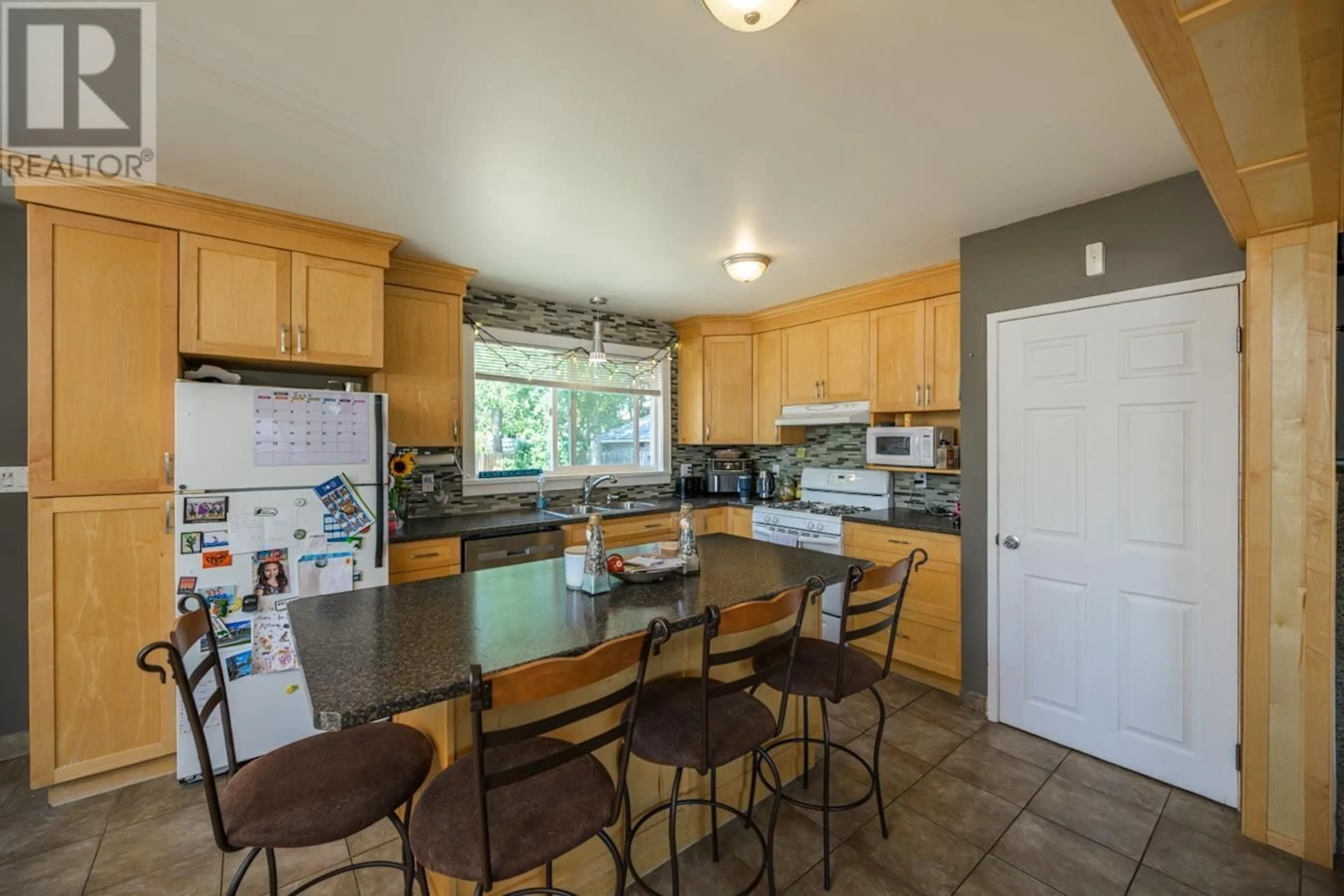Standard kitchen, unknown for 275 QUINN STREET, Prince George British Columbia V2M3J6